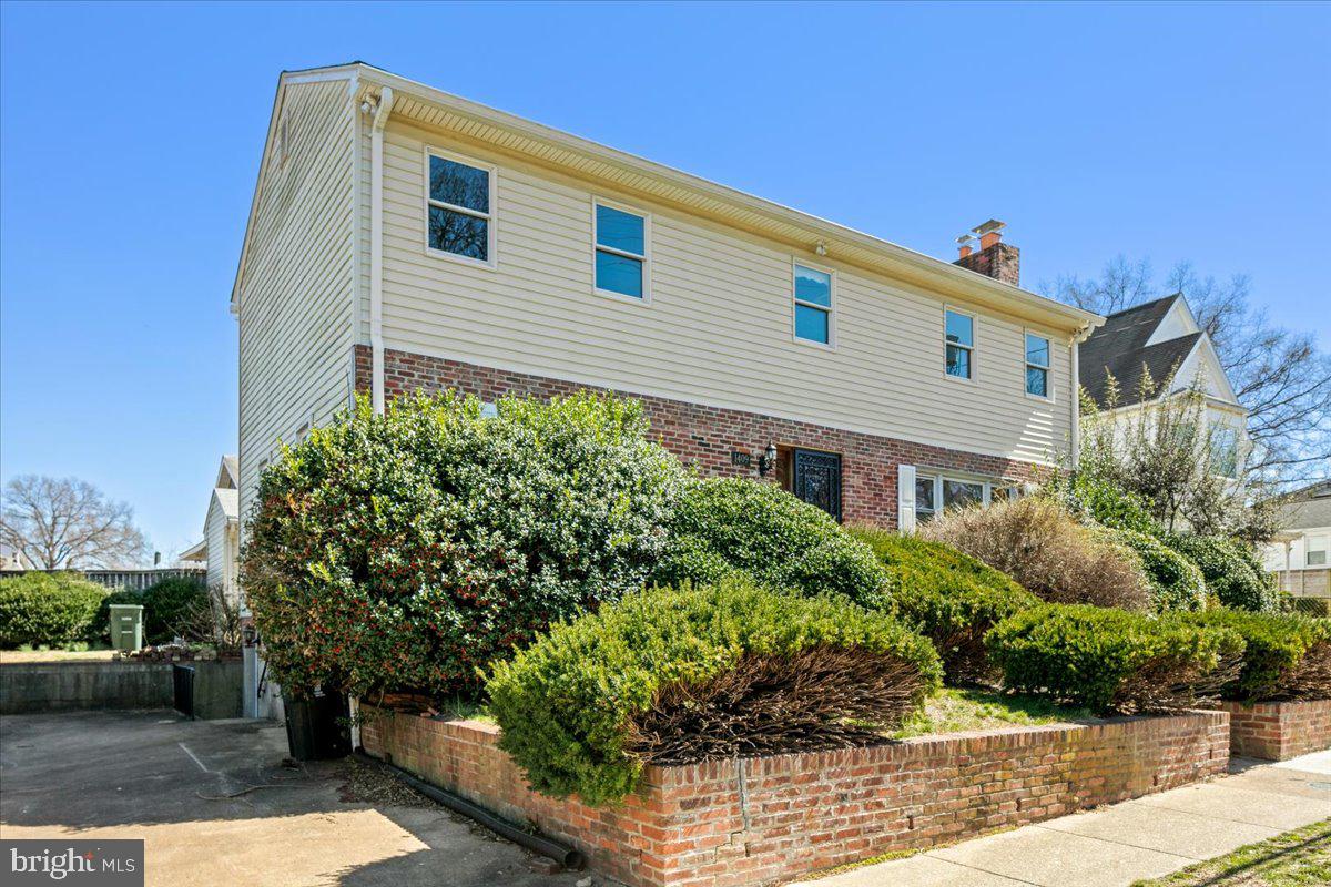 1409 S QUINCY STREET