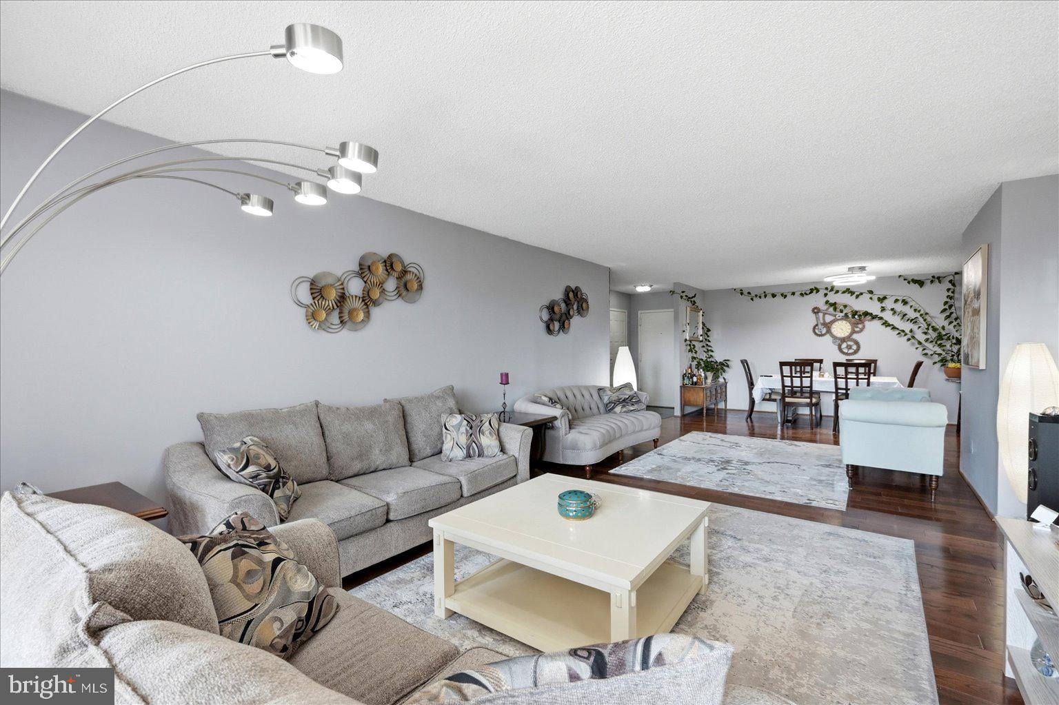 1800 OLD MEADOW ROAD 1204