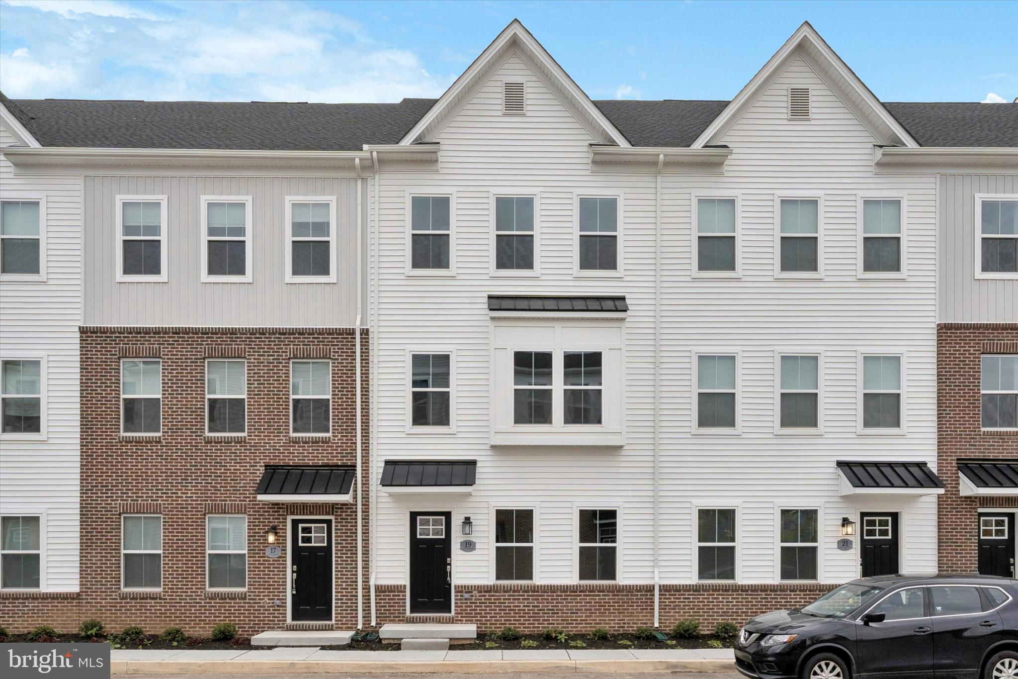 RIVER POINTE - Residential Lease