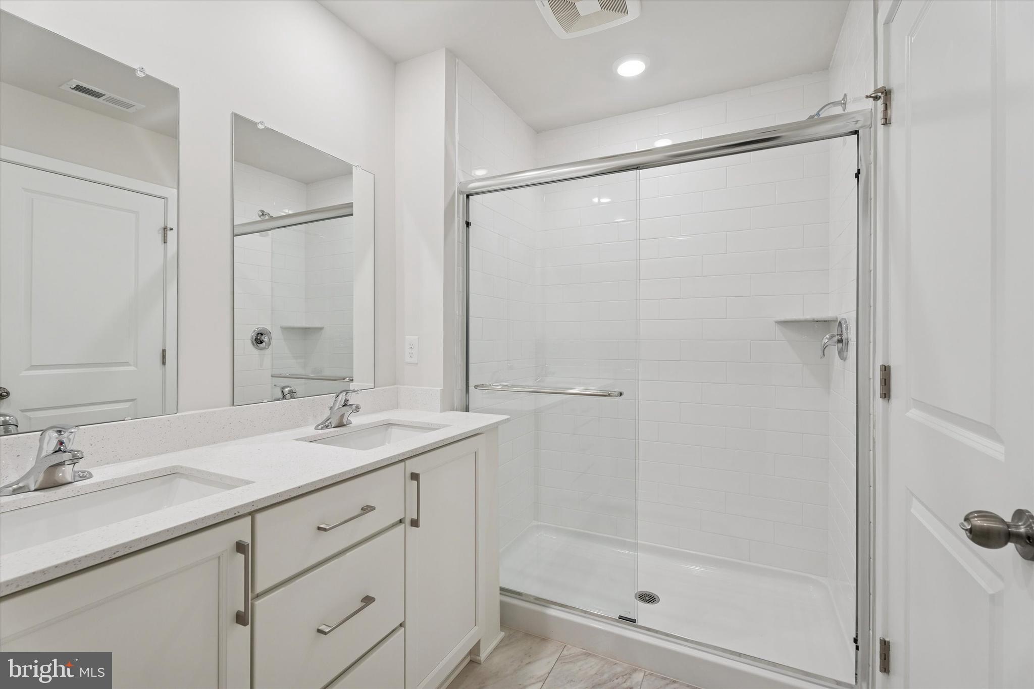 RIVER POINTE - Residential Lease