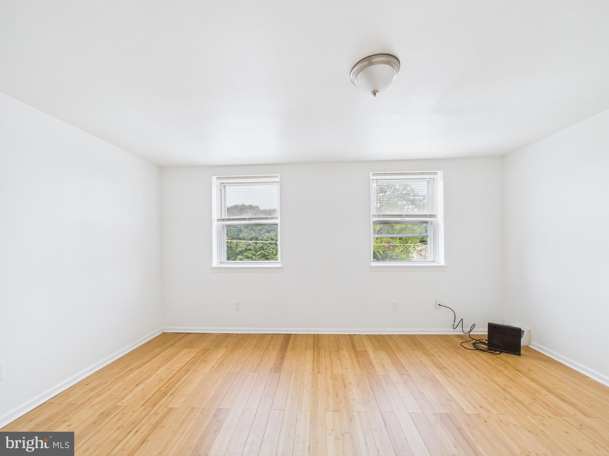 MANTUA - Residential Lease