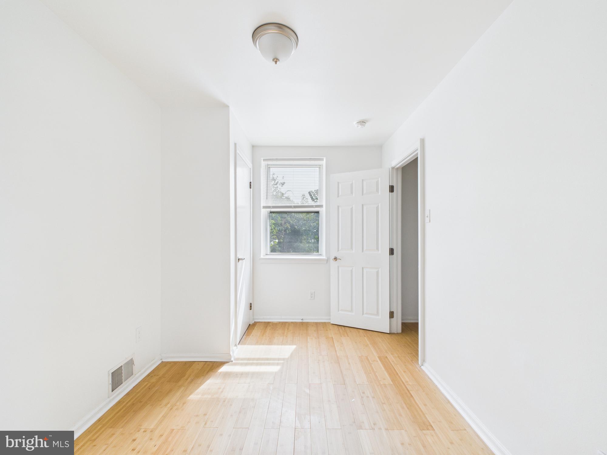 MANTUA - Residential Lease