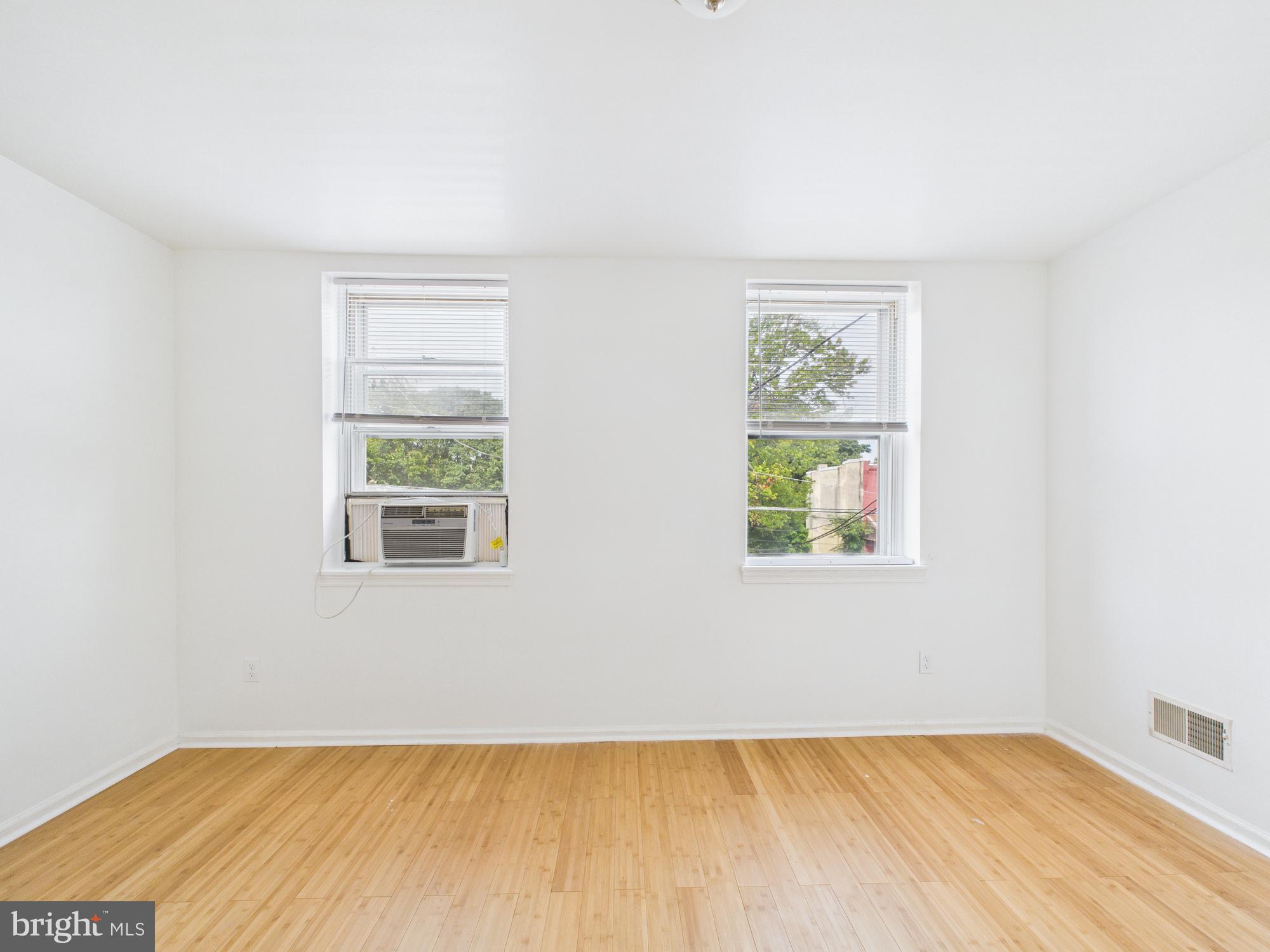 MANTUA - Residential Lease