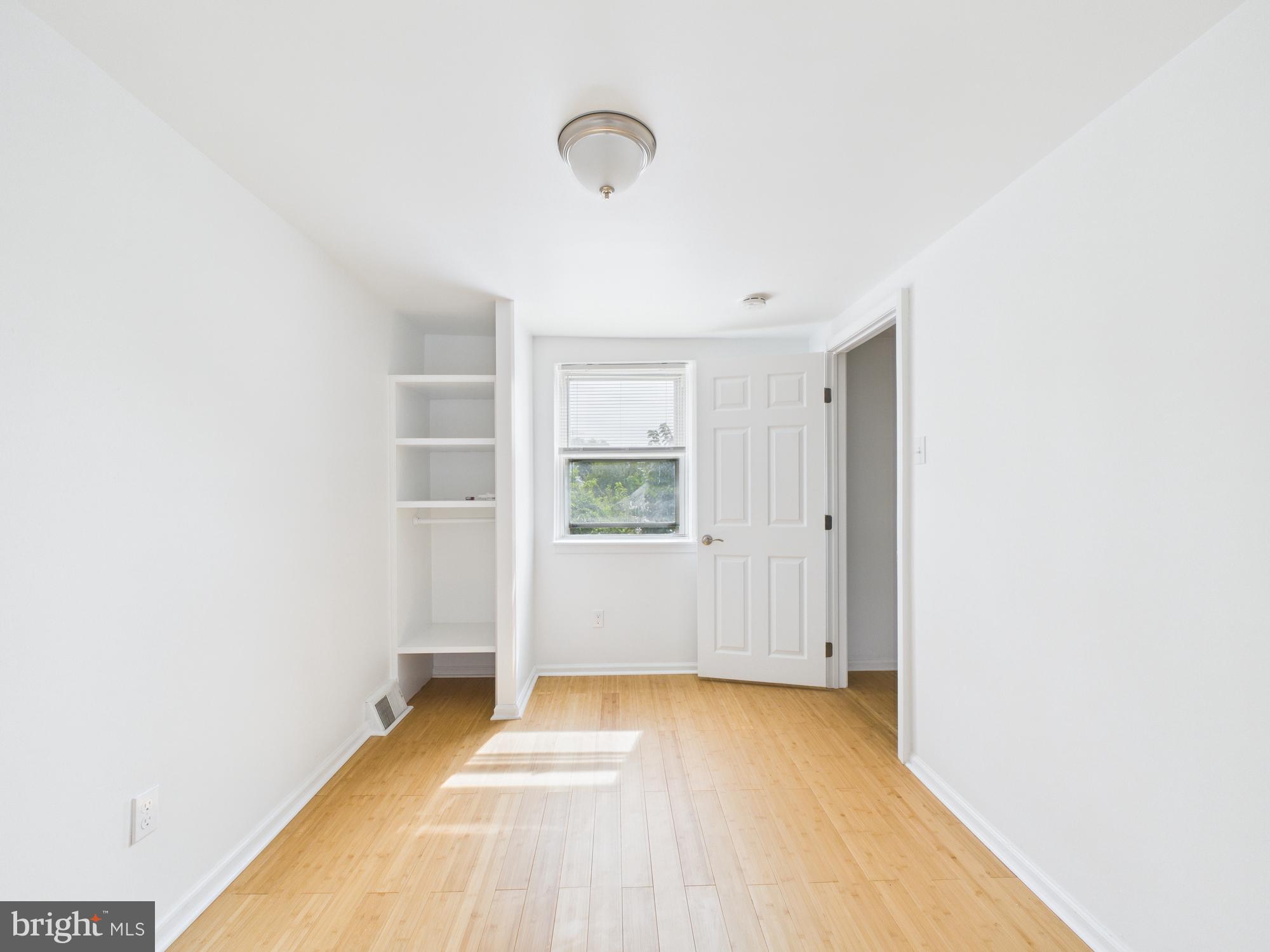 MANTUA - Residential Lease