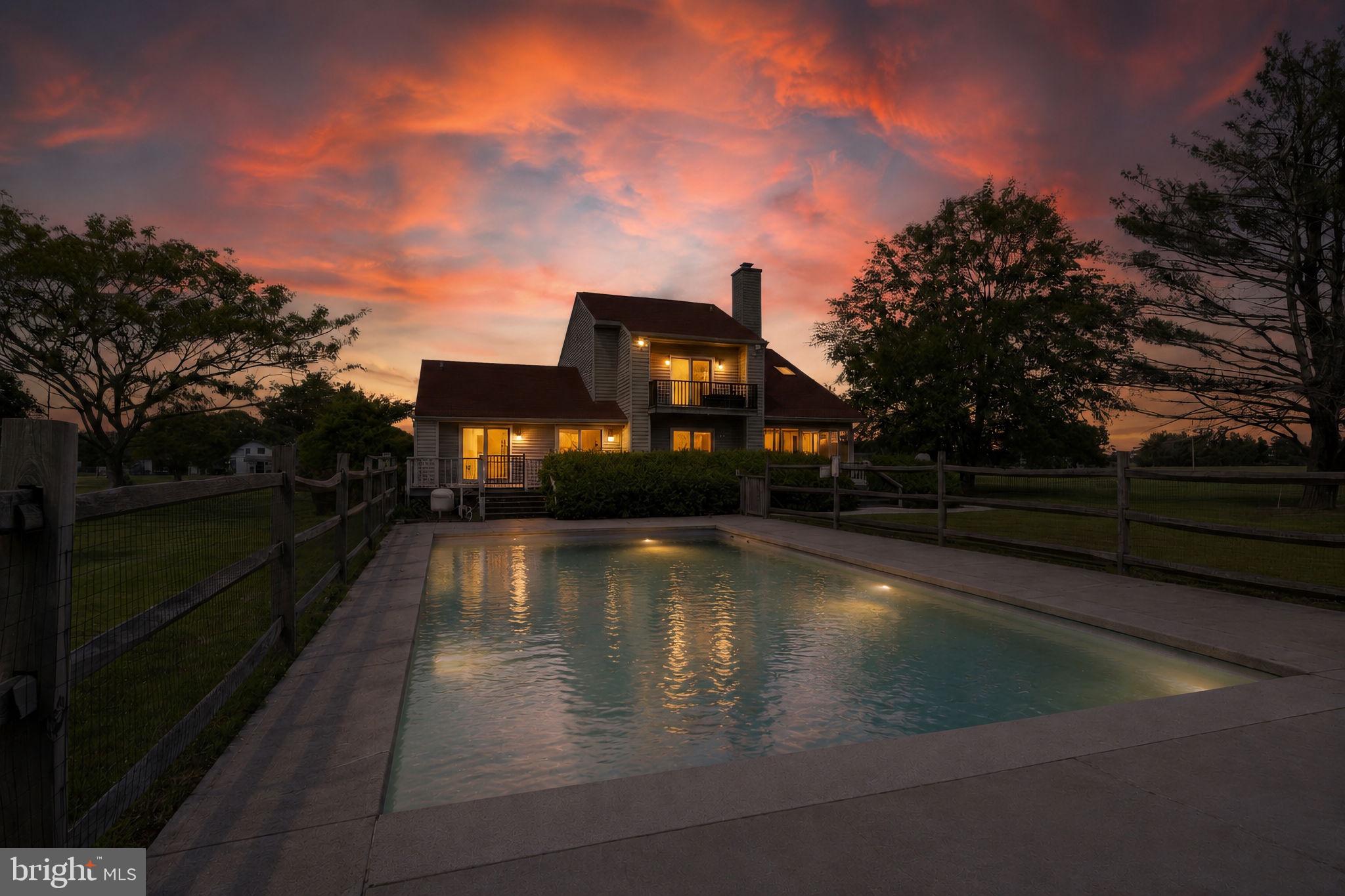 1015 GLEBE VIEW LANE