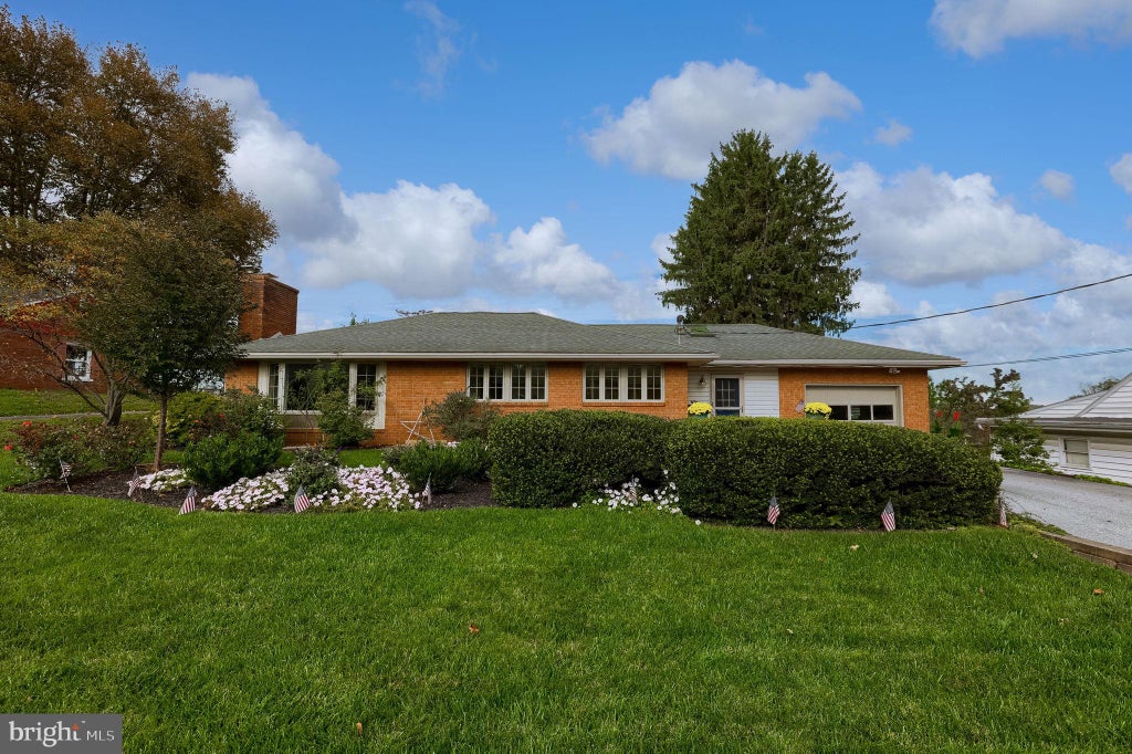 Photo of 117 Locust Lane, WILLOW STREET, PA 17584 (MLS # PALA2097162)