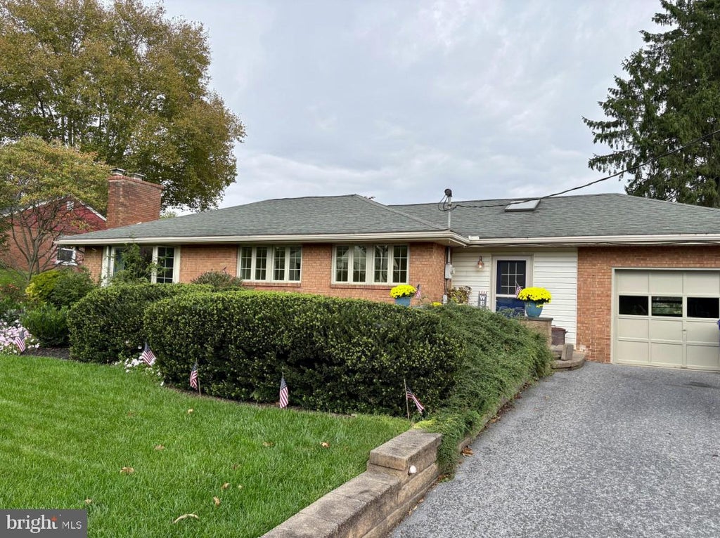 Photo of 117 Locust Lane, WILLOW STREET, PA 17584 (MLS # PALA2097162)