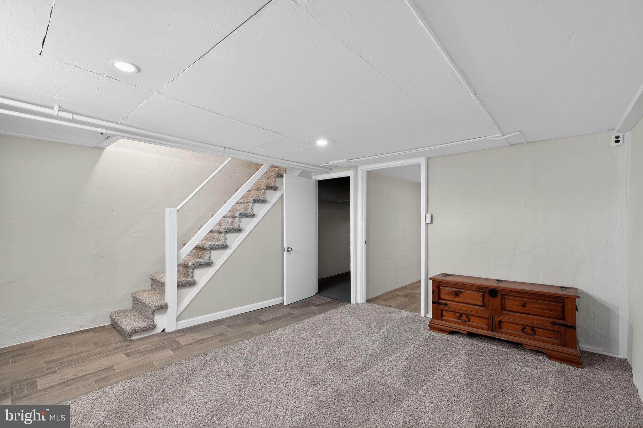 DANBURY VILLAGE - Residential