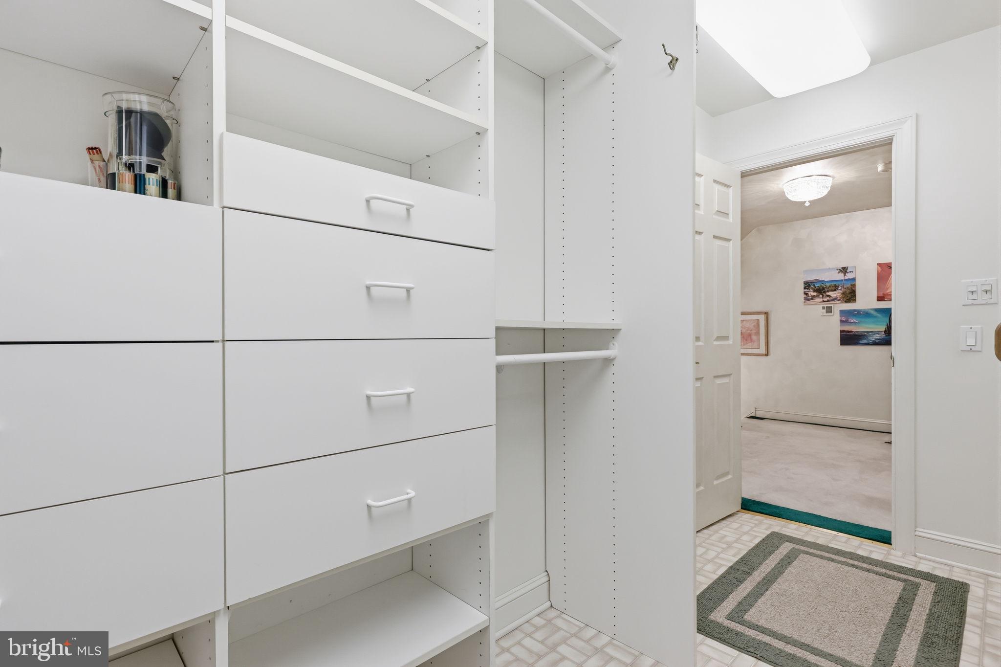 BELLE AIRE - Residential