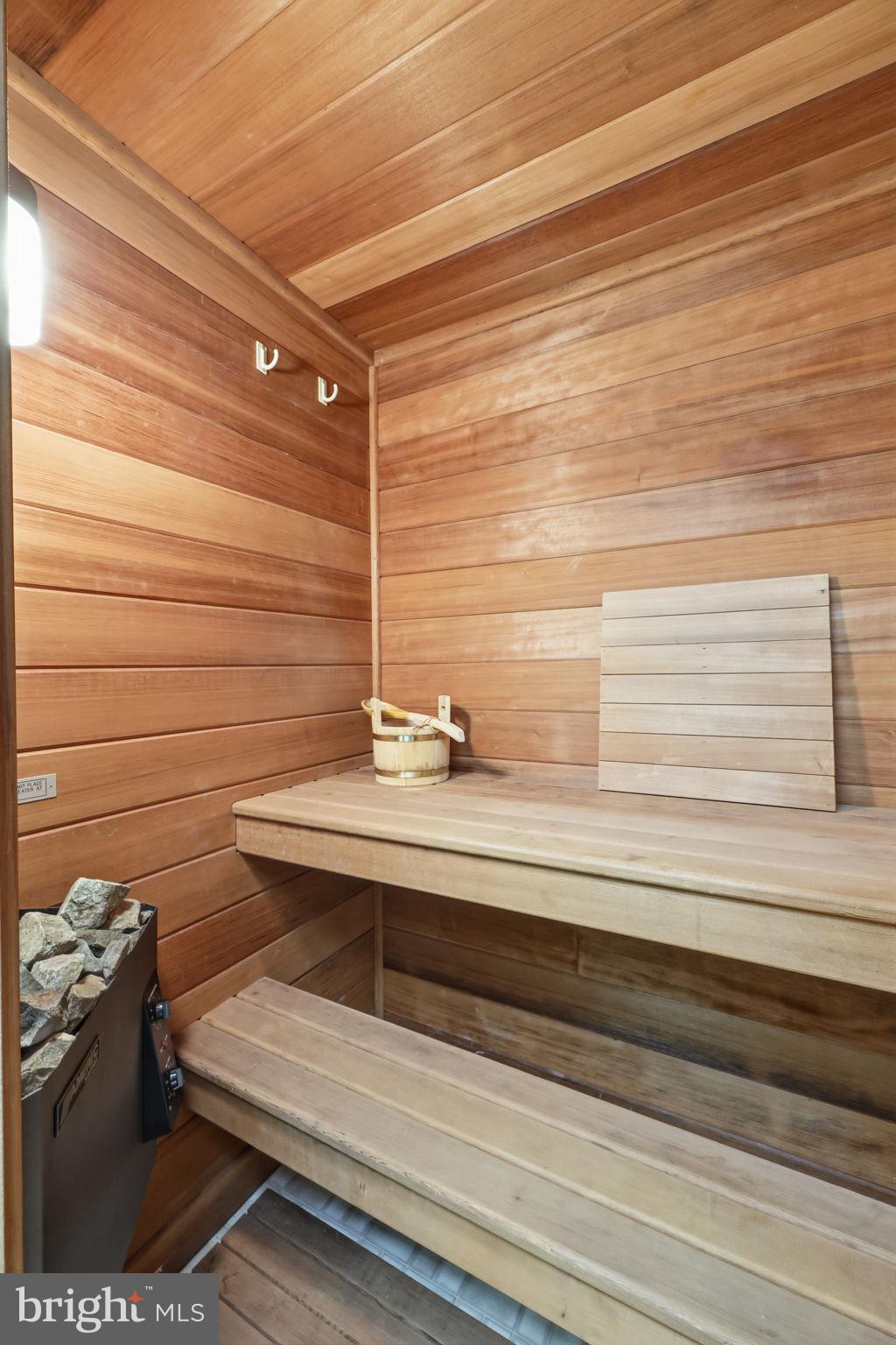 BELLE AIRE - Residential