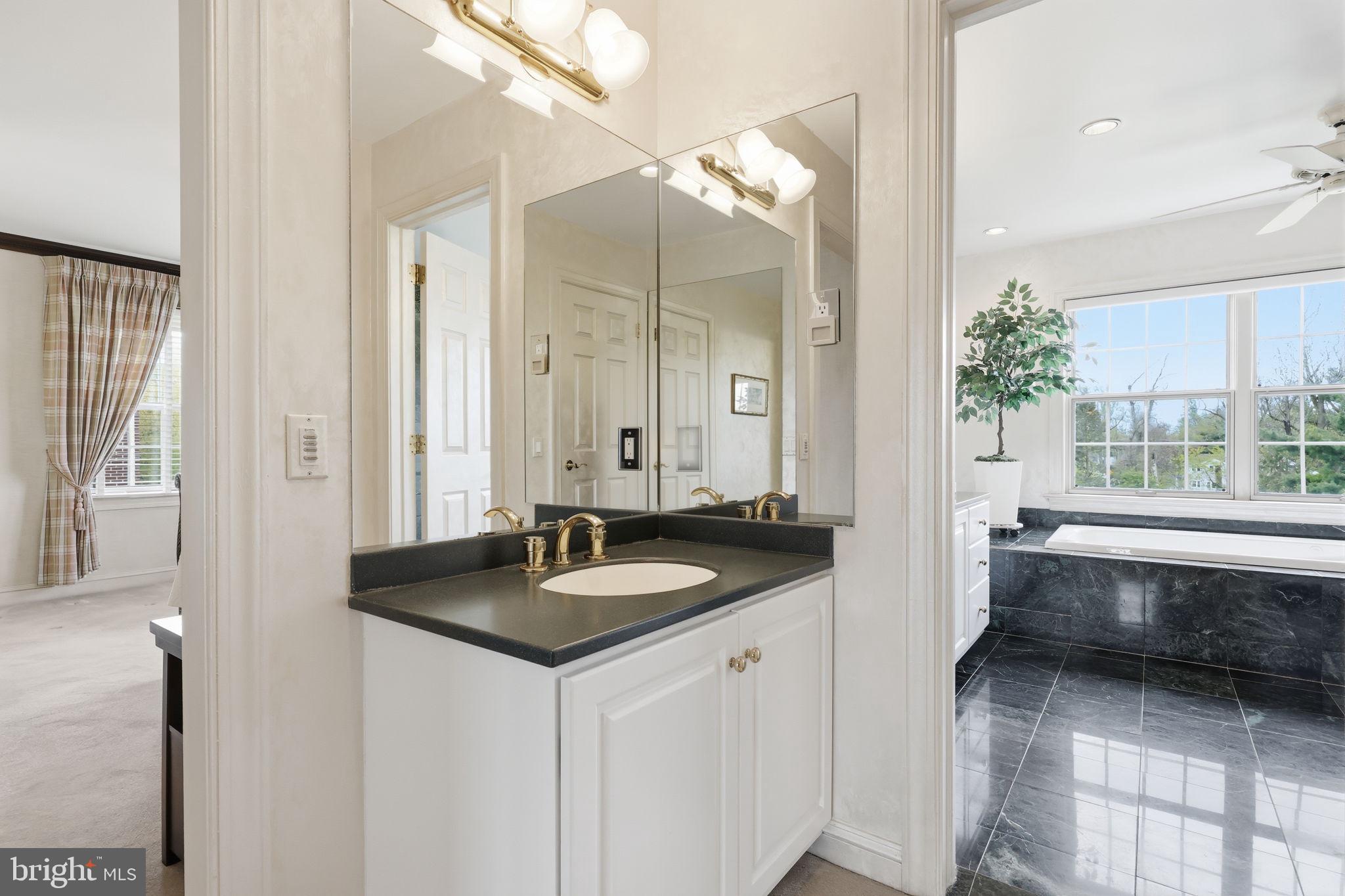 BELLE AIRE - Residential