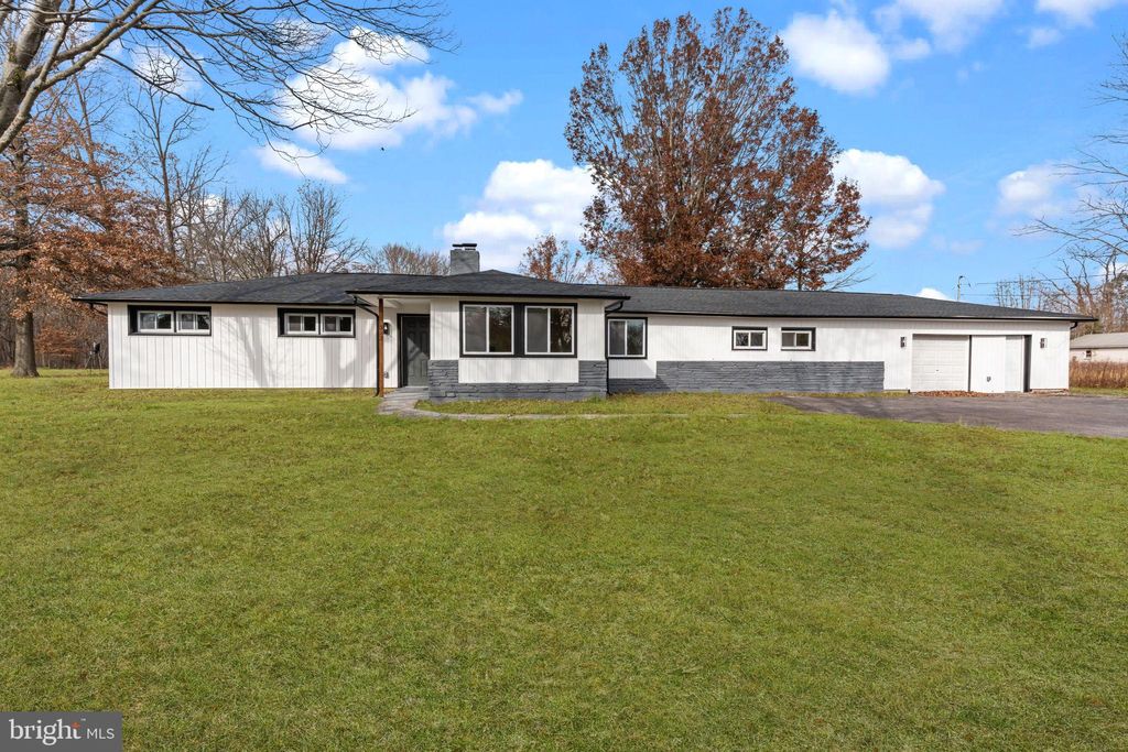 Photo of 333 Fairhill Road, HATFIELD, PA 19440 (MLS # PABU2109960)