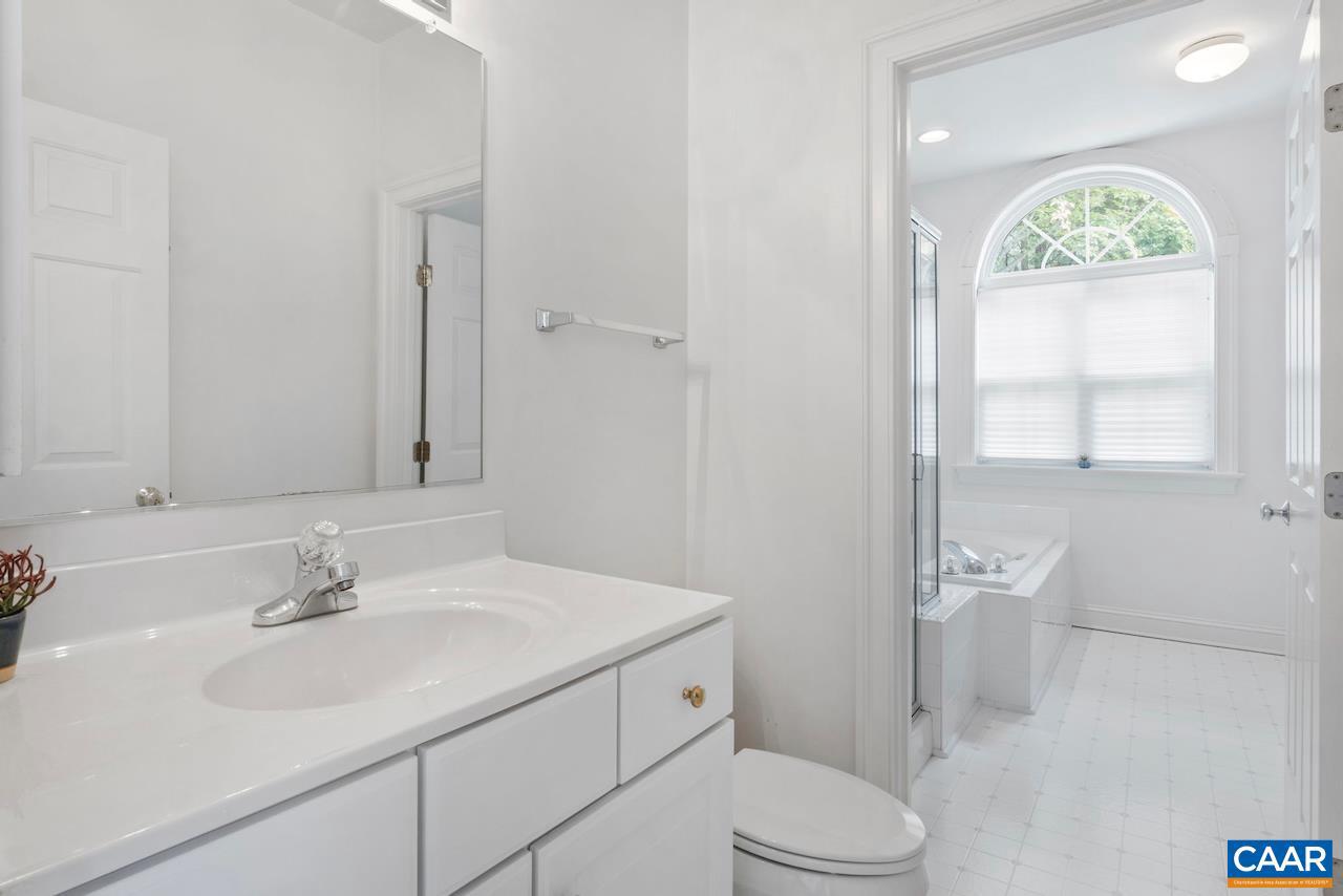 REDFIELDS - Residential