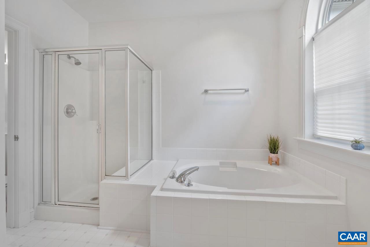 REDFIELDS - Residential