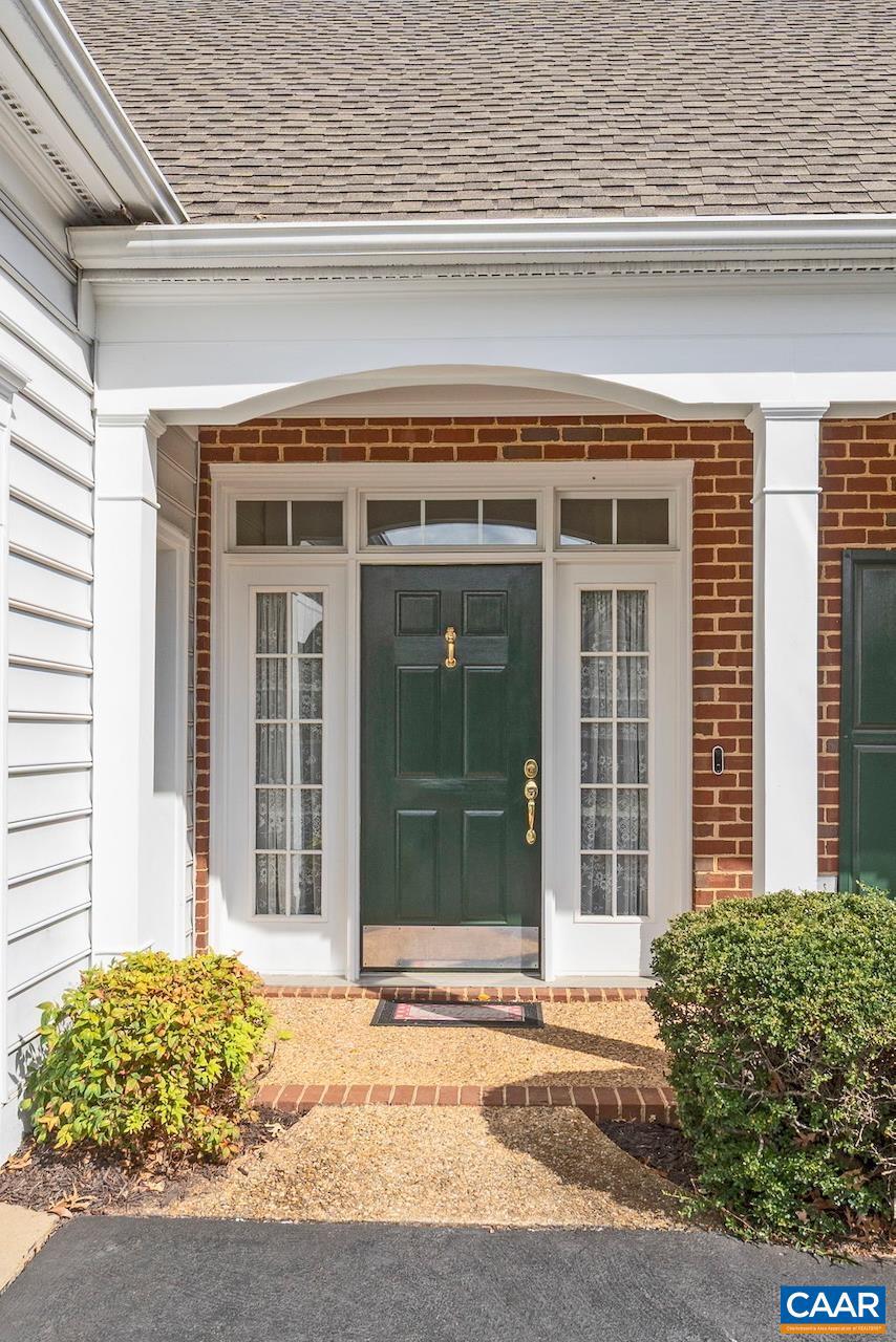 1132 COURTYARD DR