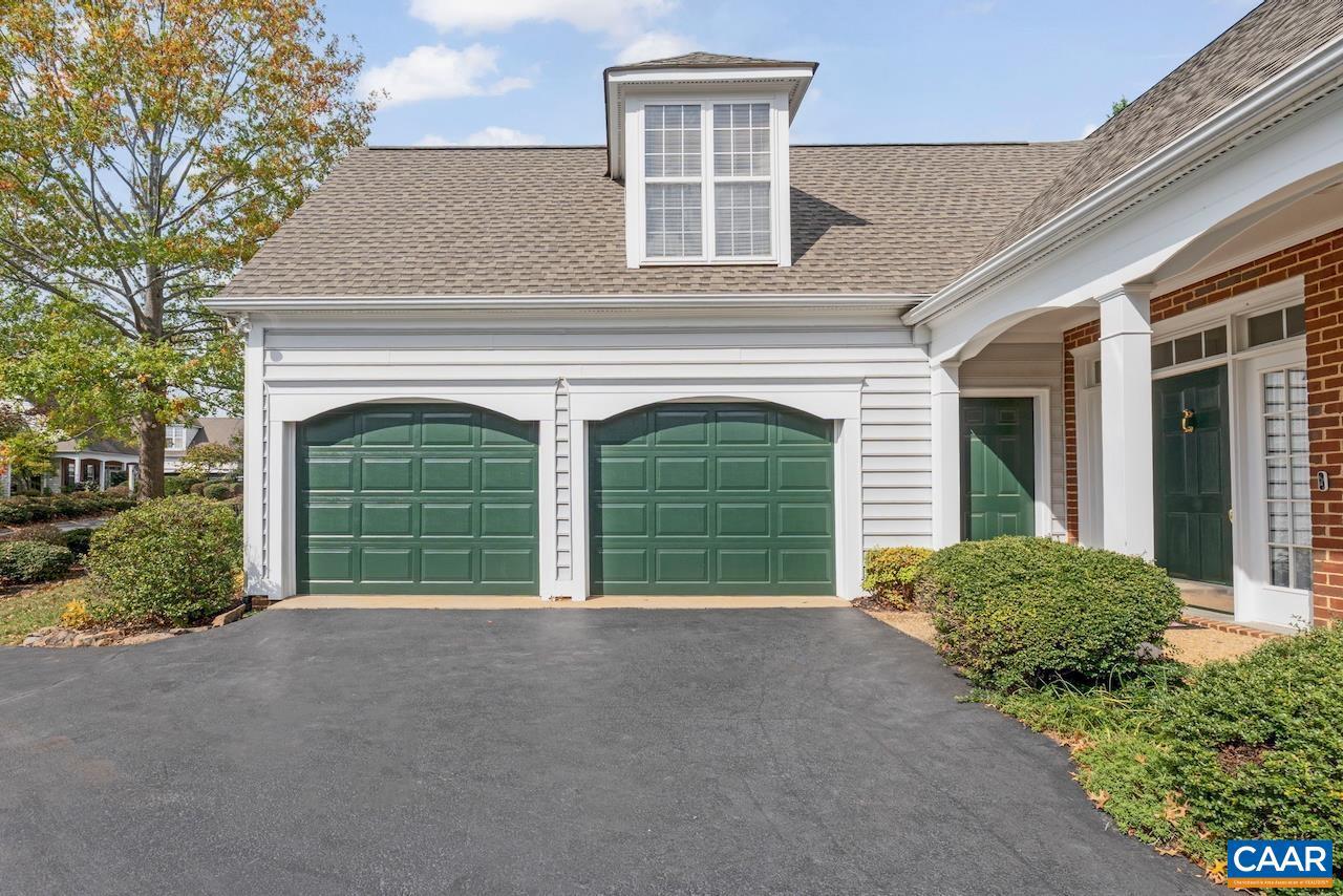 1132 COURTYARD DR