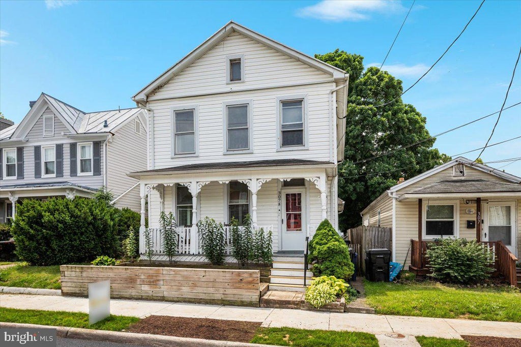 Photo of 307 E Piccadilly Street 1/2, WINCHESTER, VA 22601 (MLS # VAWI2010682)