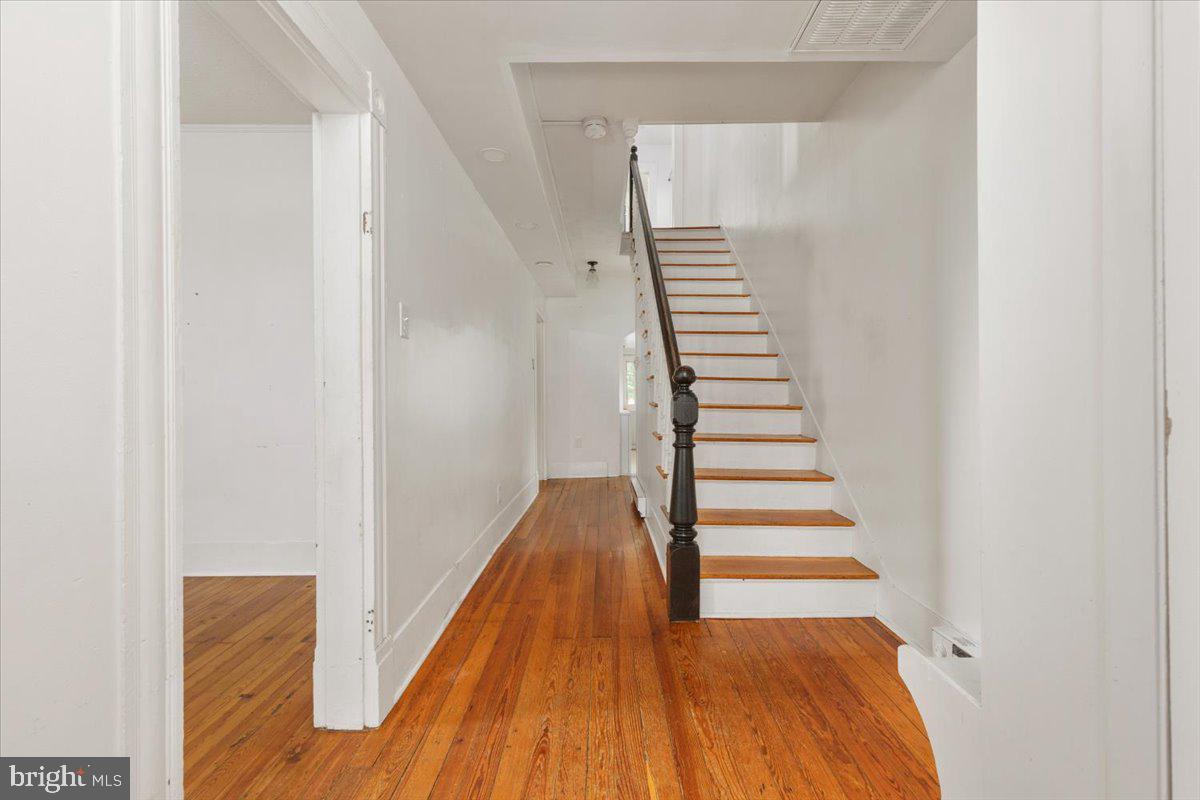 307 E PICCADILLY STREET 1/2