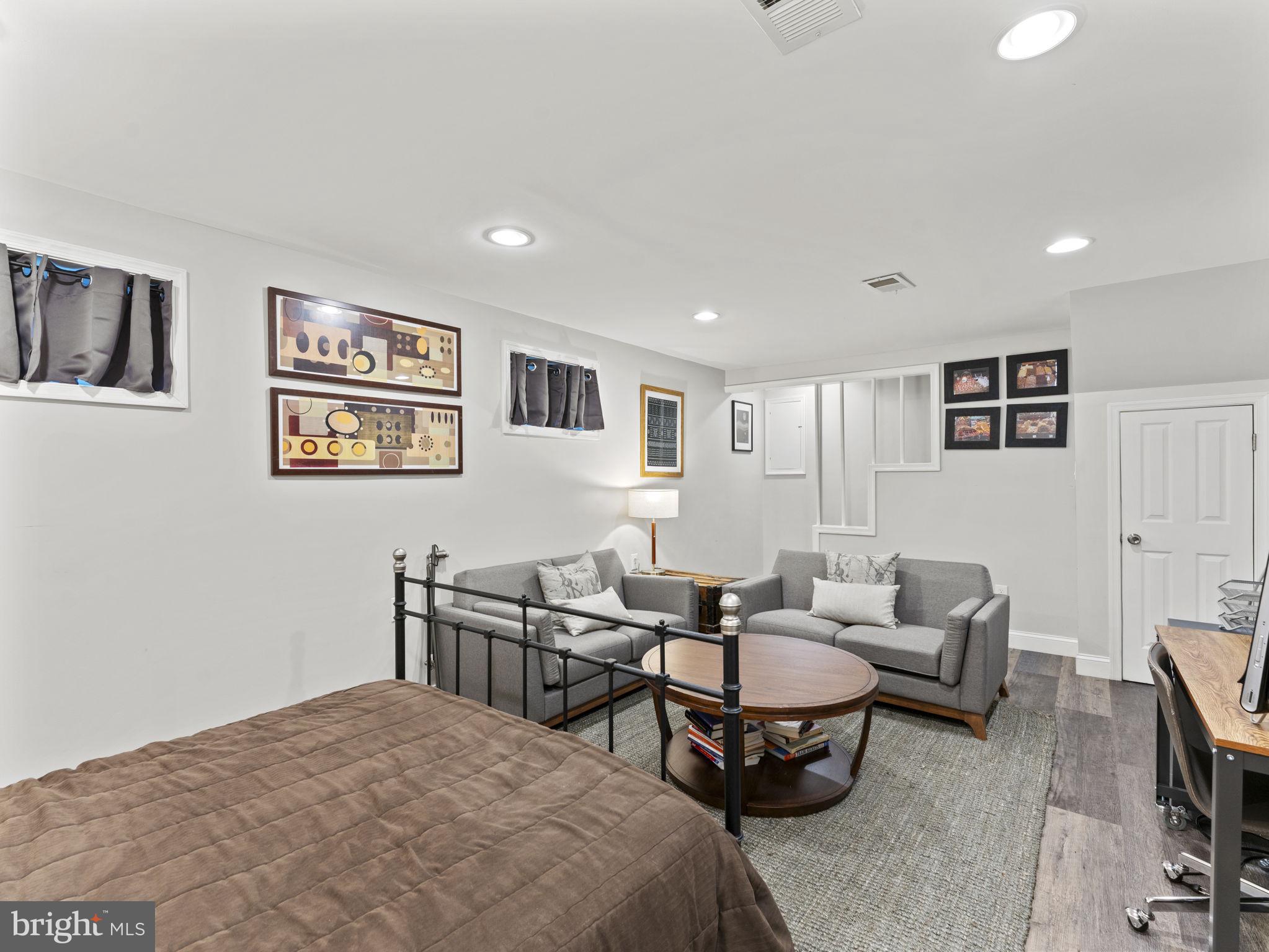 CLAREMONT - Residential