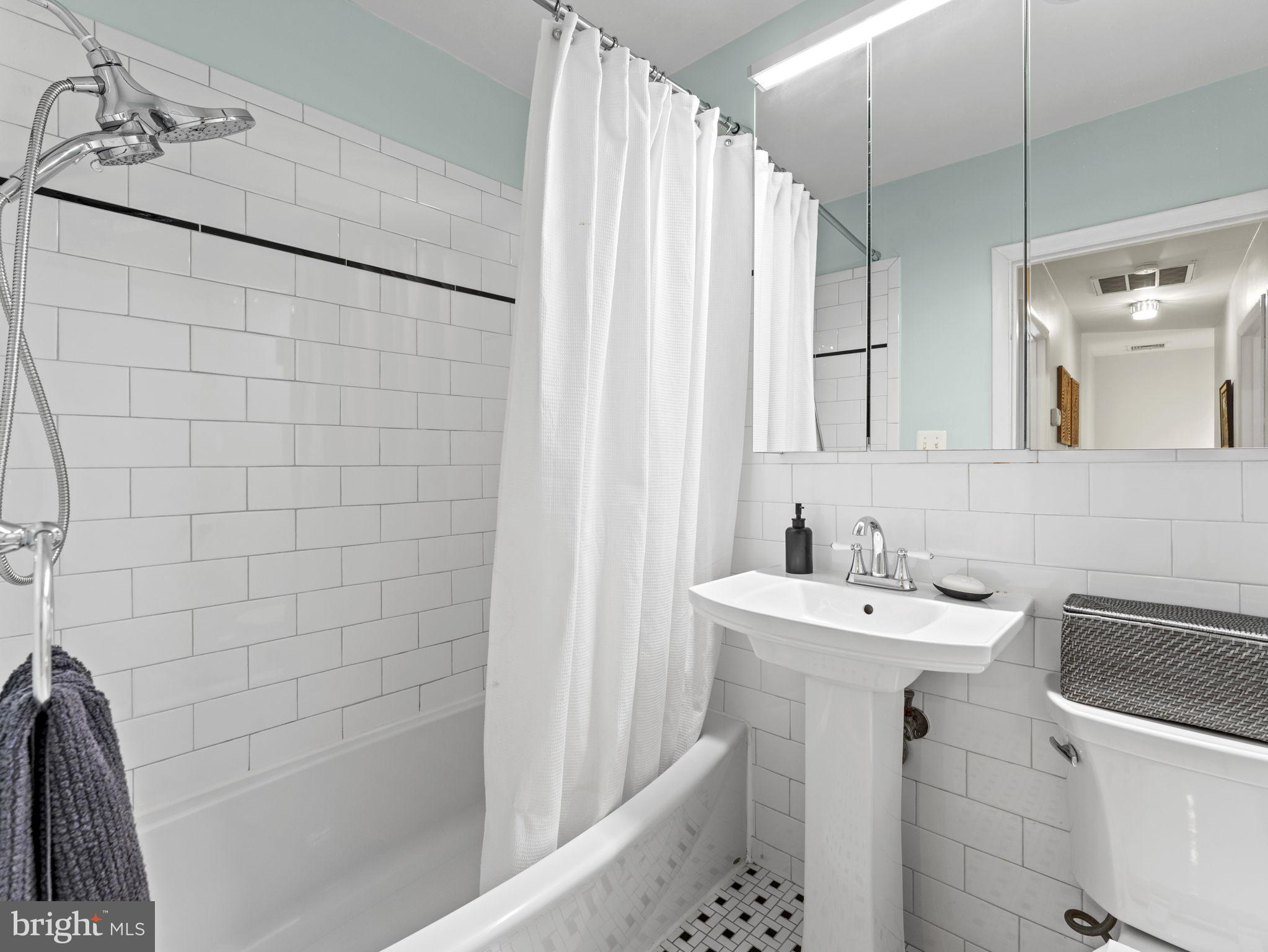 CLAREMONT - Residential