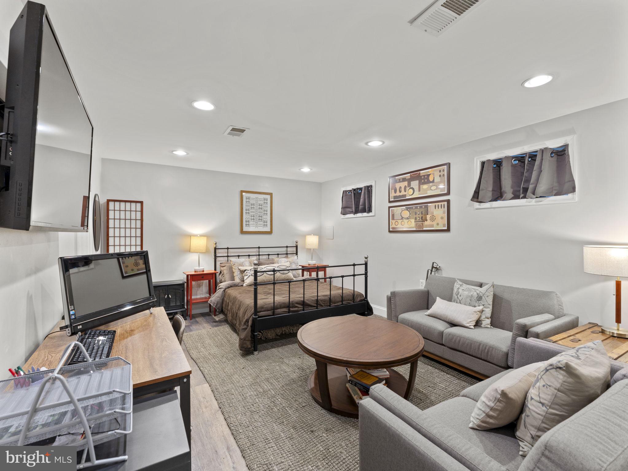 CLAREMONT - Residential