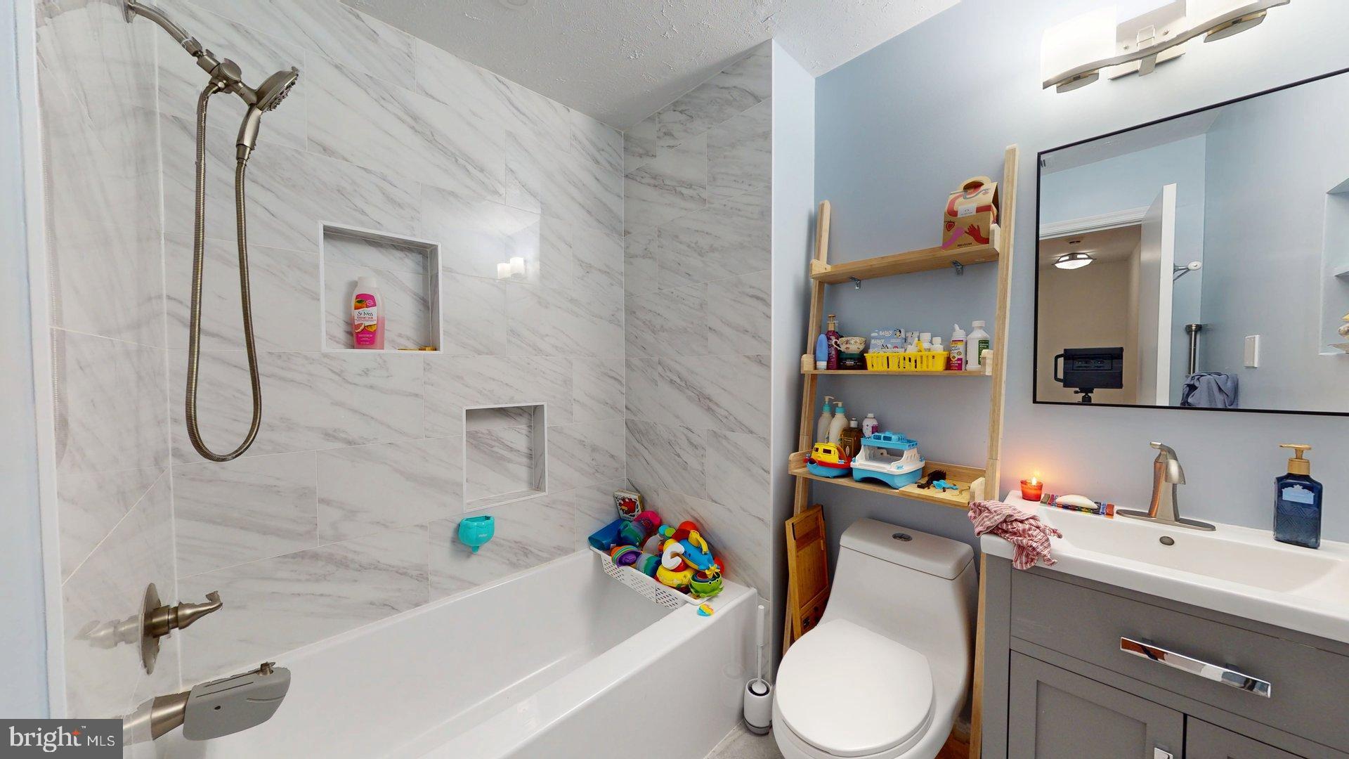 CHURCHILL SQUARE - Residential Lease