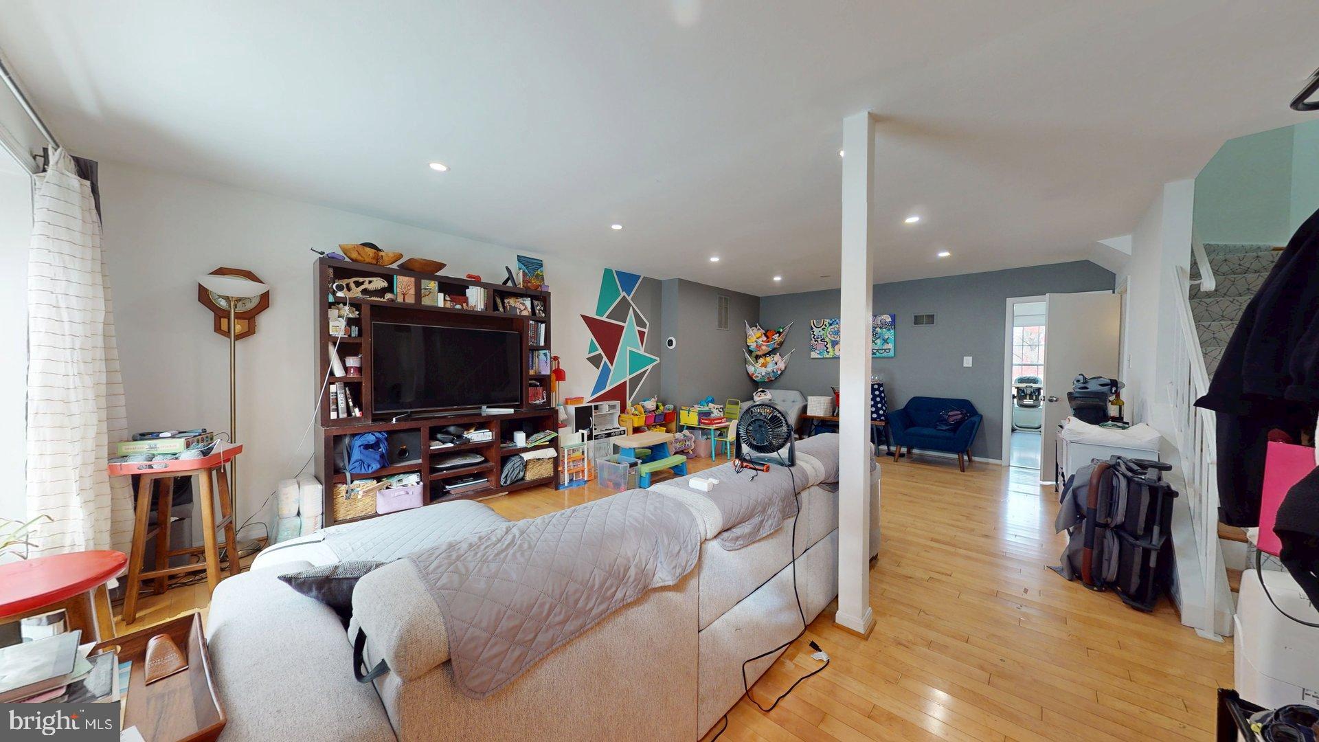 CHURCHILL SQUARE - Residential Lease