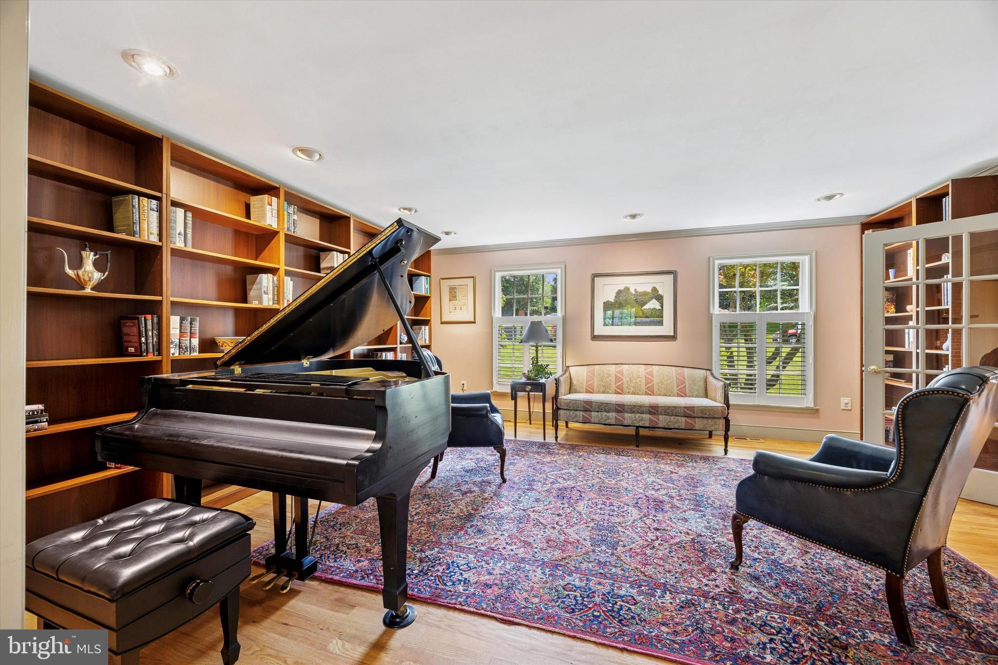 938 GREYSTONE DRIVE