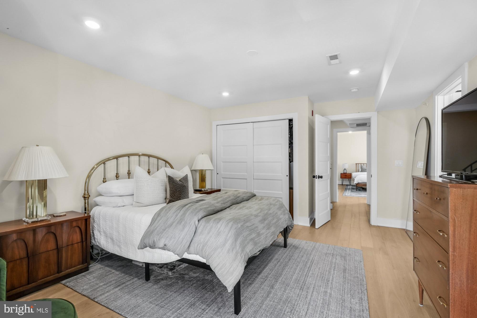 FAIRMOUNT - Residential Lease