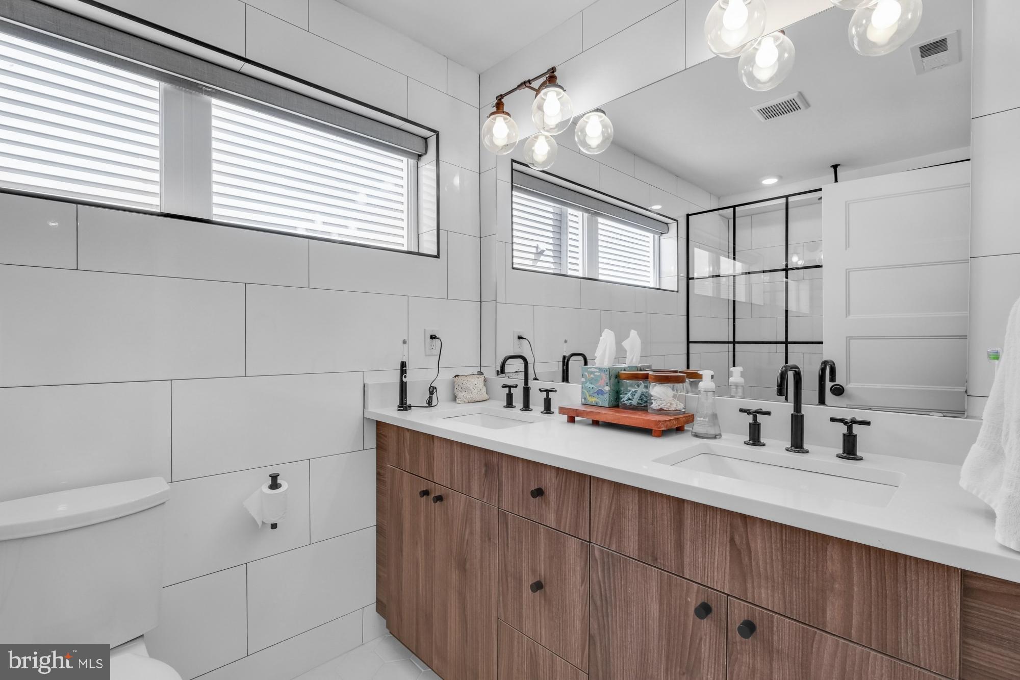 FAIRMOUNT - Residential Lease