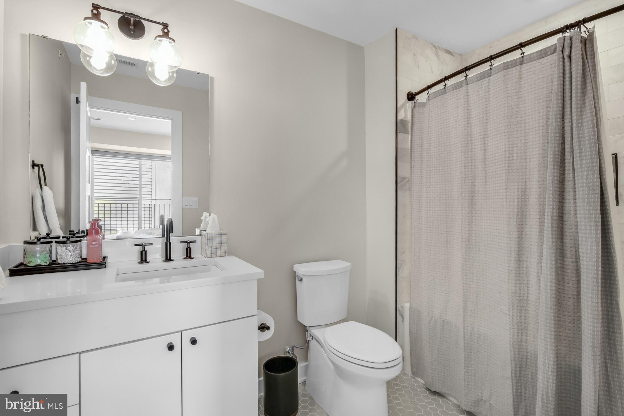 FAIRMOUNT - Residential Lease