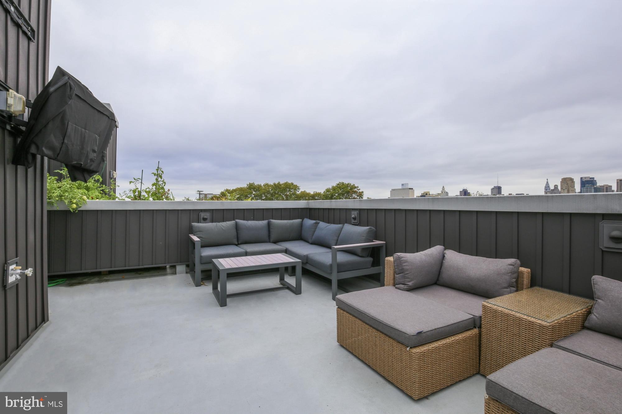 FAIRMOUNT - Residential Lease