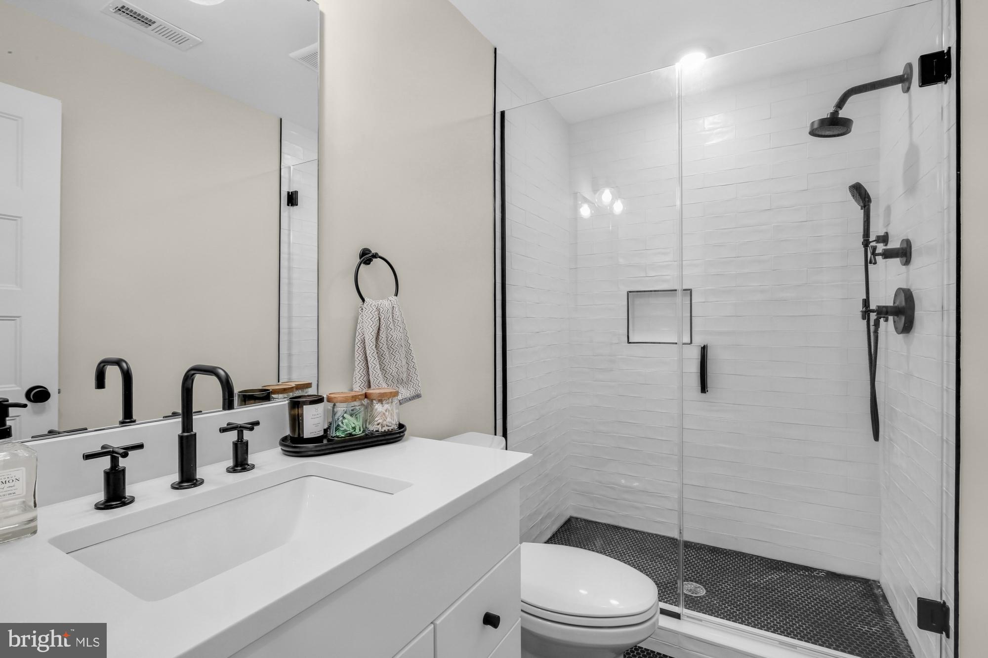 FAIRMOUNT - Residential Lease