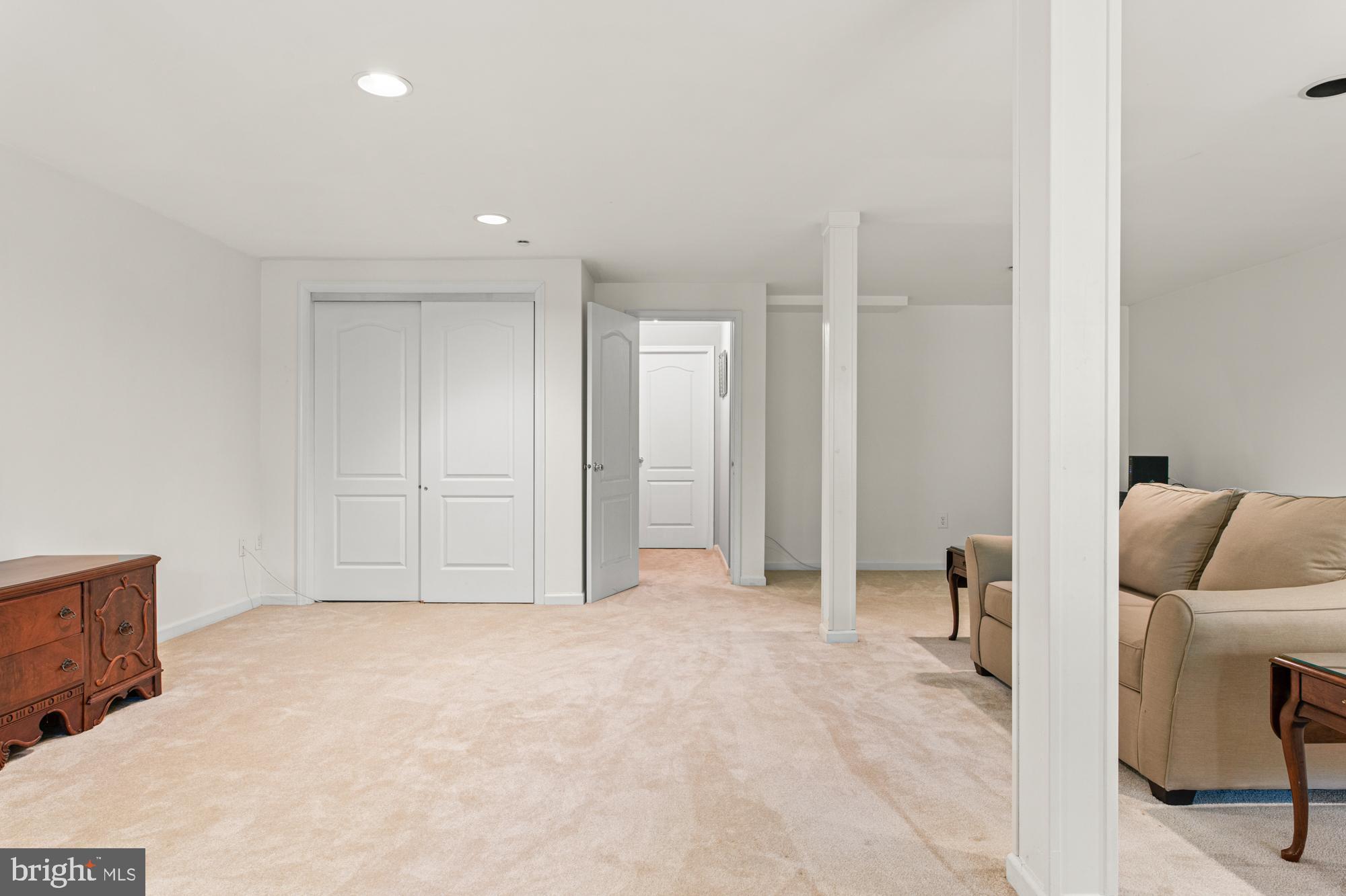 REBEL HILL - Residential