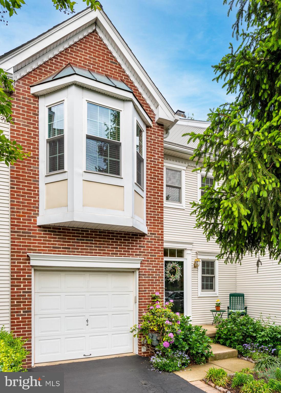 REBEL HILL - Residential