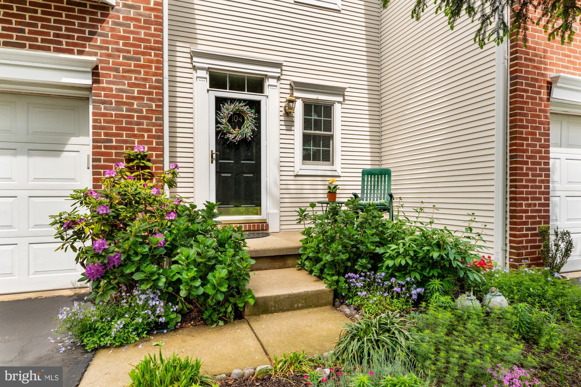 REBEL HILL - Residential