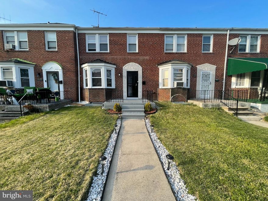 Beautiful  Renovation  from top to Bottom 2014 Open Floor Plan  Gorgeous Kitchen  Granite Counter Tops  SS Appliances  Island  Breakfast Bar  Lovely Floors  3 bedroom 2 Baths Spacious LL Room 
Nice Deck  One Car  Detached  for Garage for Small Car The Garage Door will be Repaired.