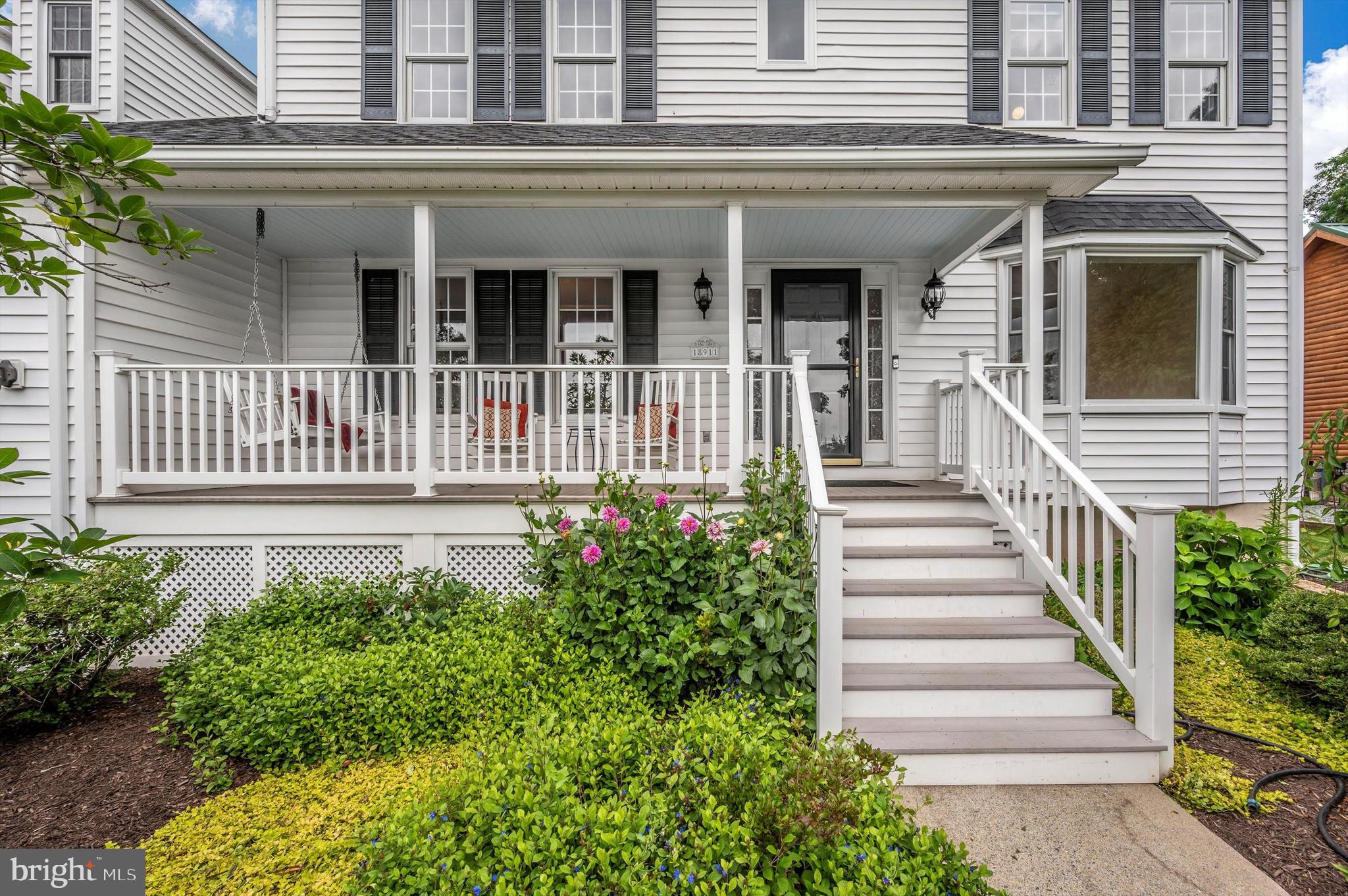 POOLESVILLE OUTSIDE - Residential