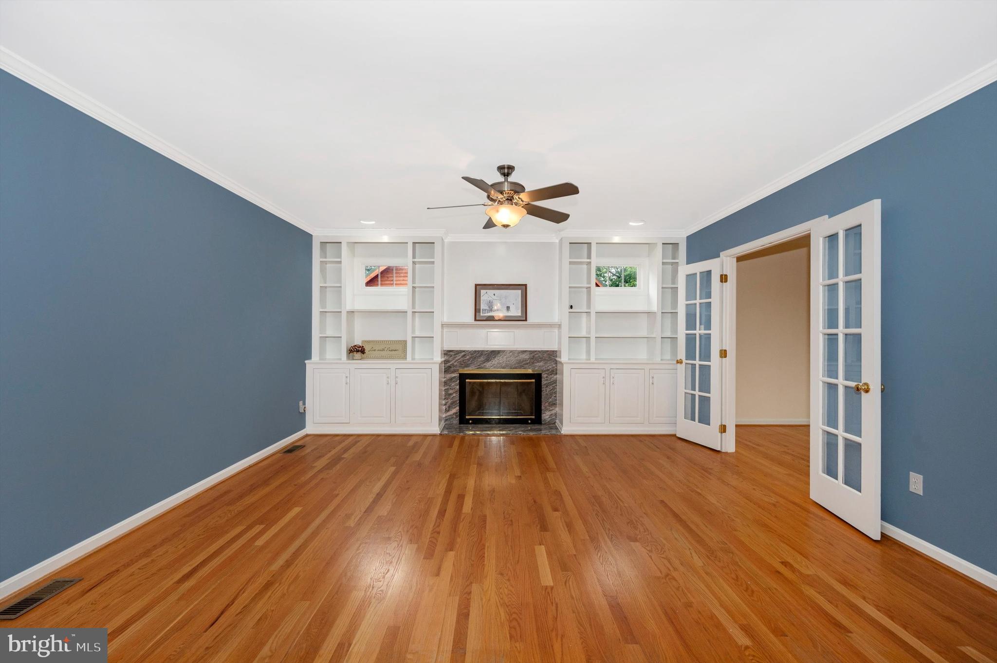 POOLESVILLE OUTSIDE - Residential