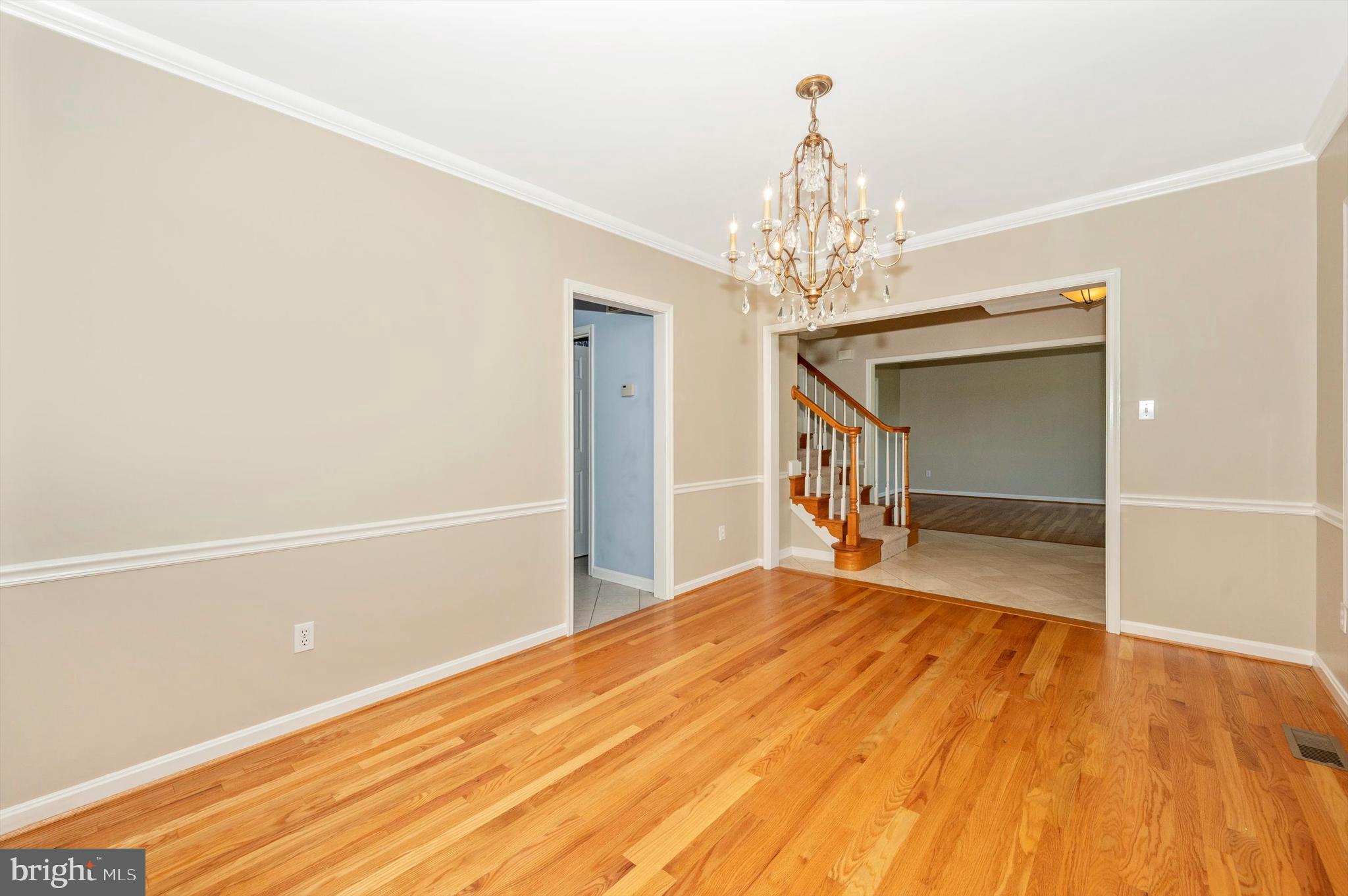 POOLESVILLE OUTSIDE - Residential