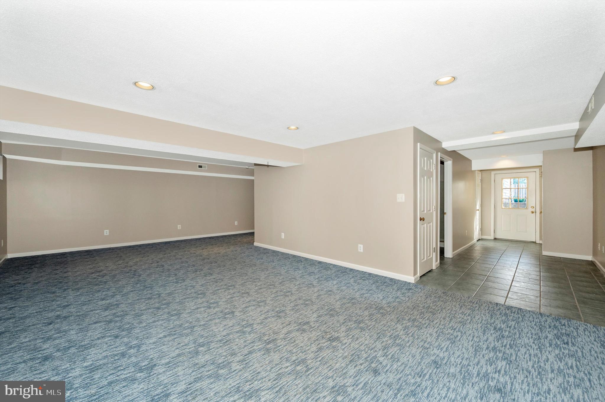 POOLESVILLE OUTSIDE - Residential