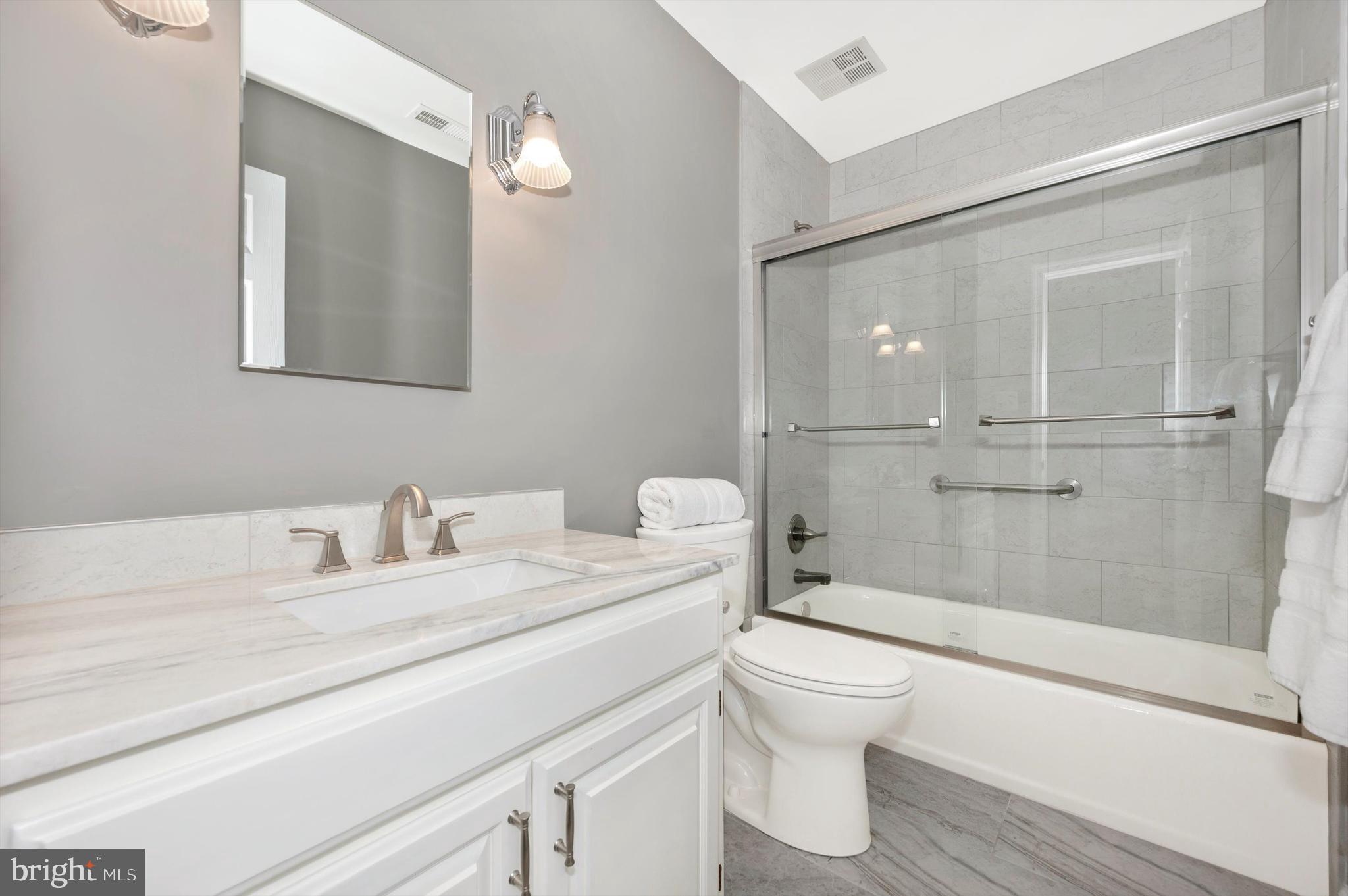 POOLESVILLE OUTSIDE - Residential