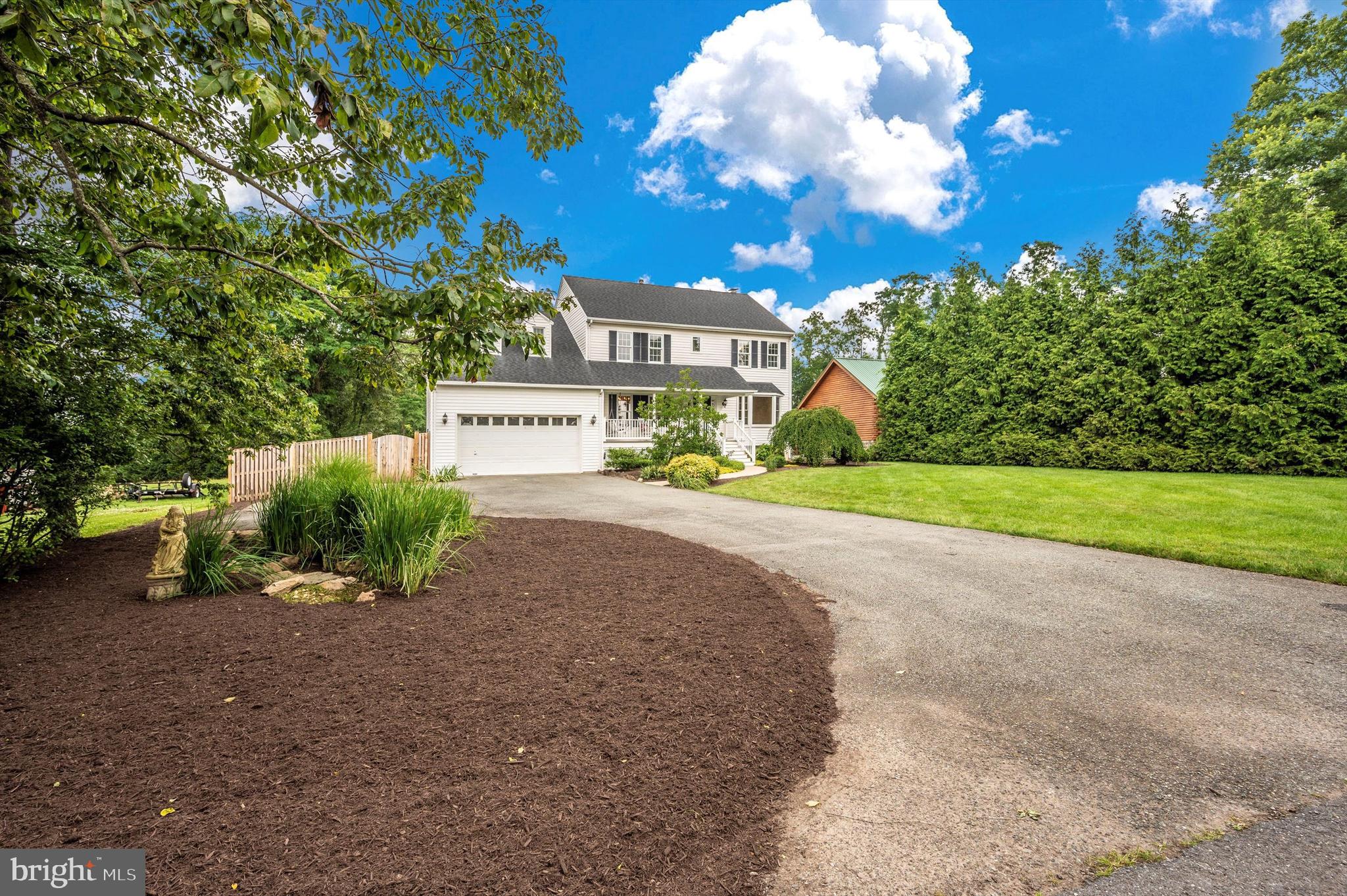 POOLESVILLE OUTSIDE - Residential