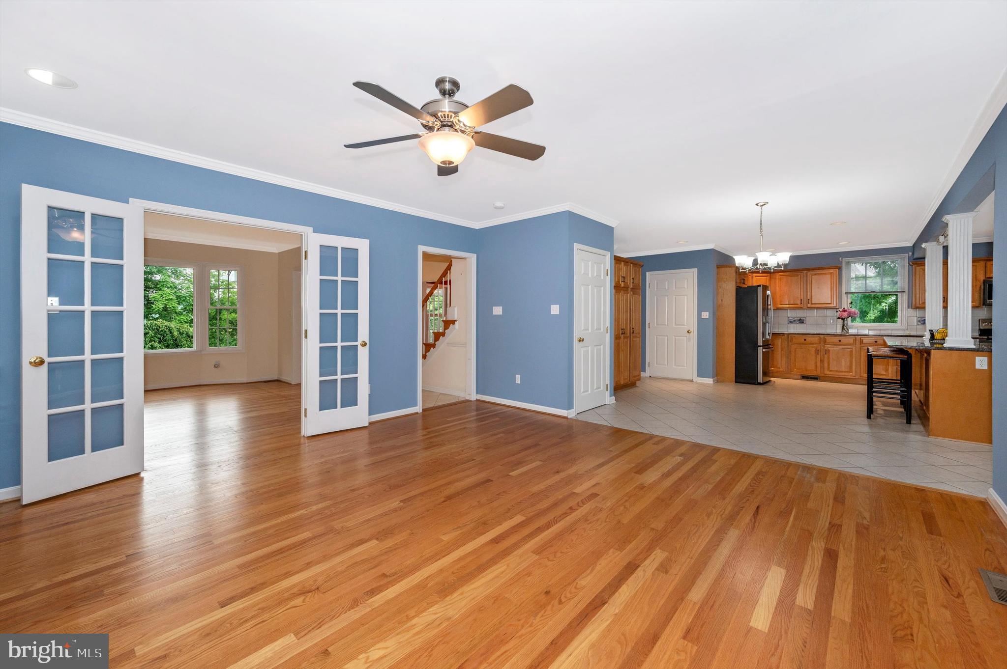 POOLESVILLE OUTSIDE - Residential