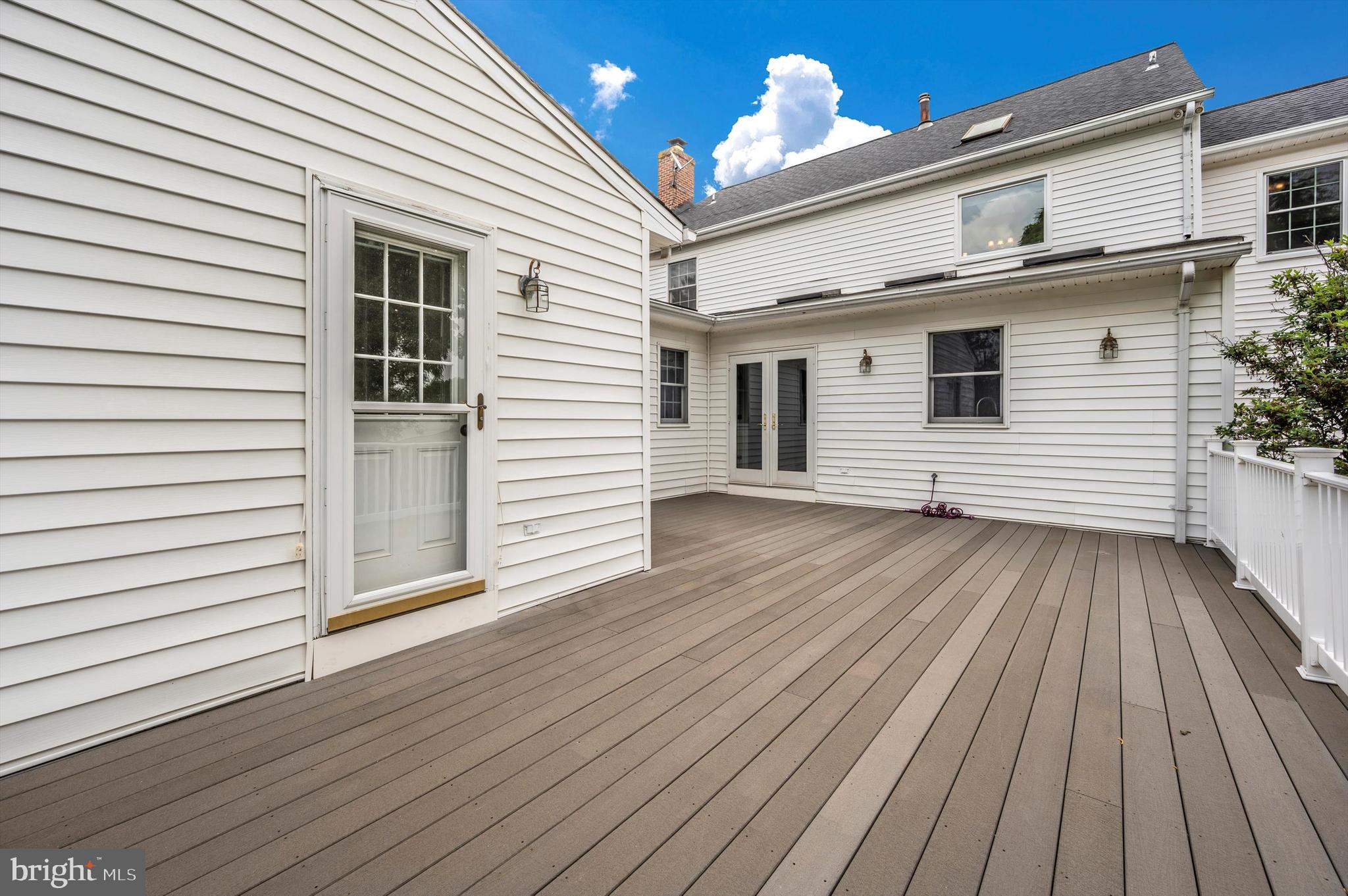 POOLESVILLE OUTSIDE - Residential