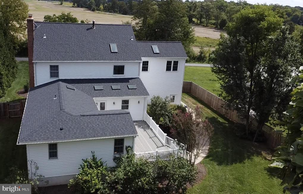 POOLESVILLE OUTSIDE - Residential