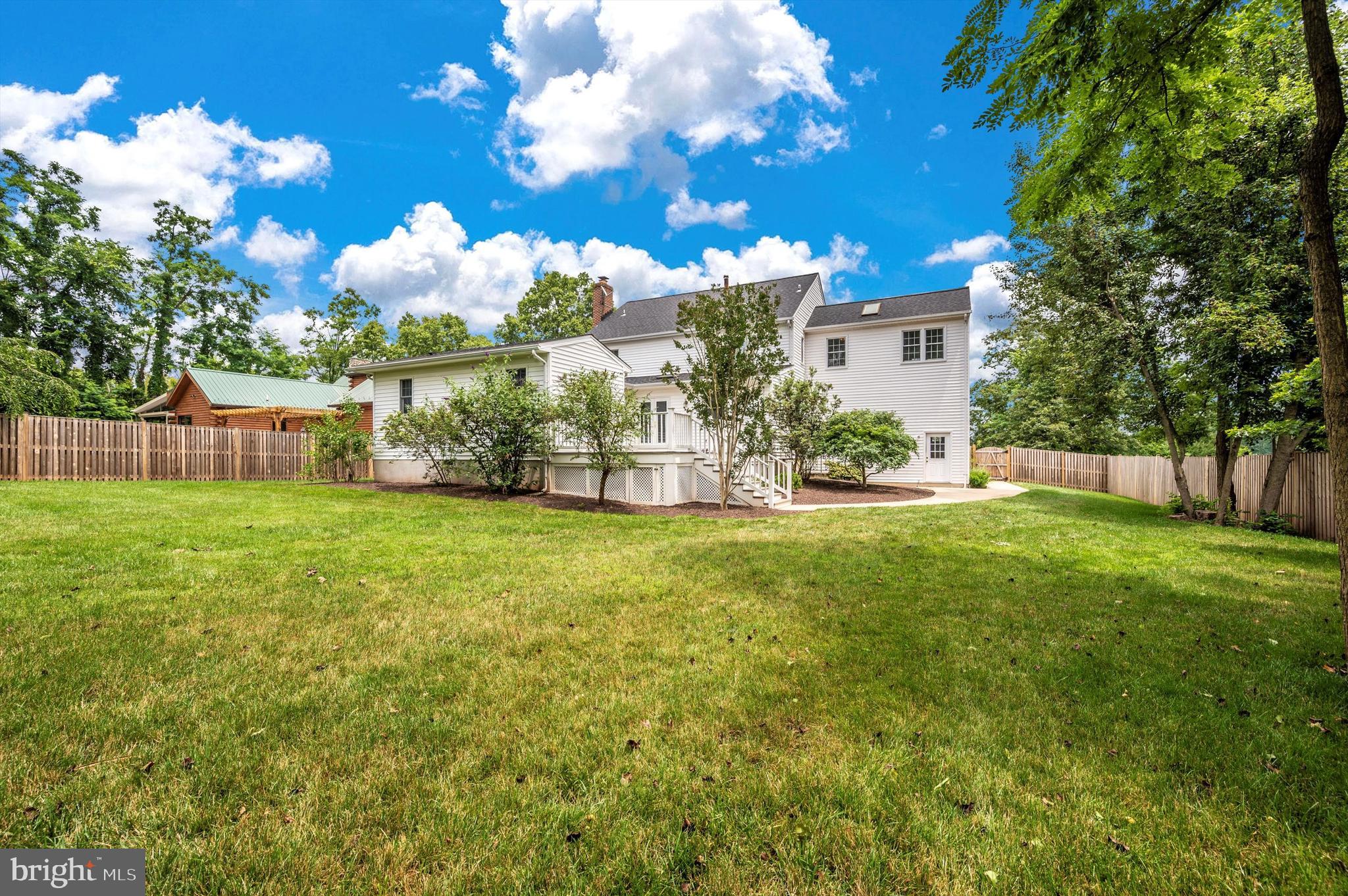 POOLESVILLE OUTSIDE - Residential