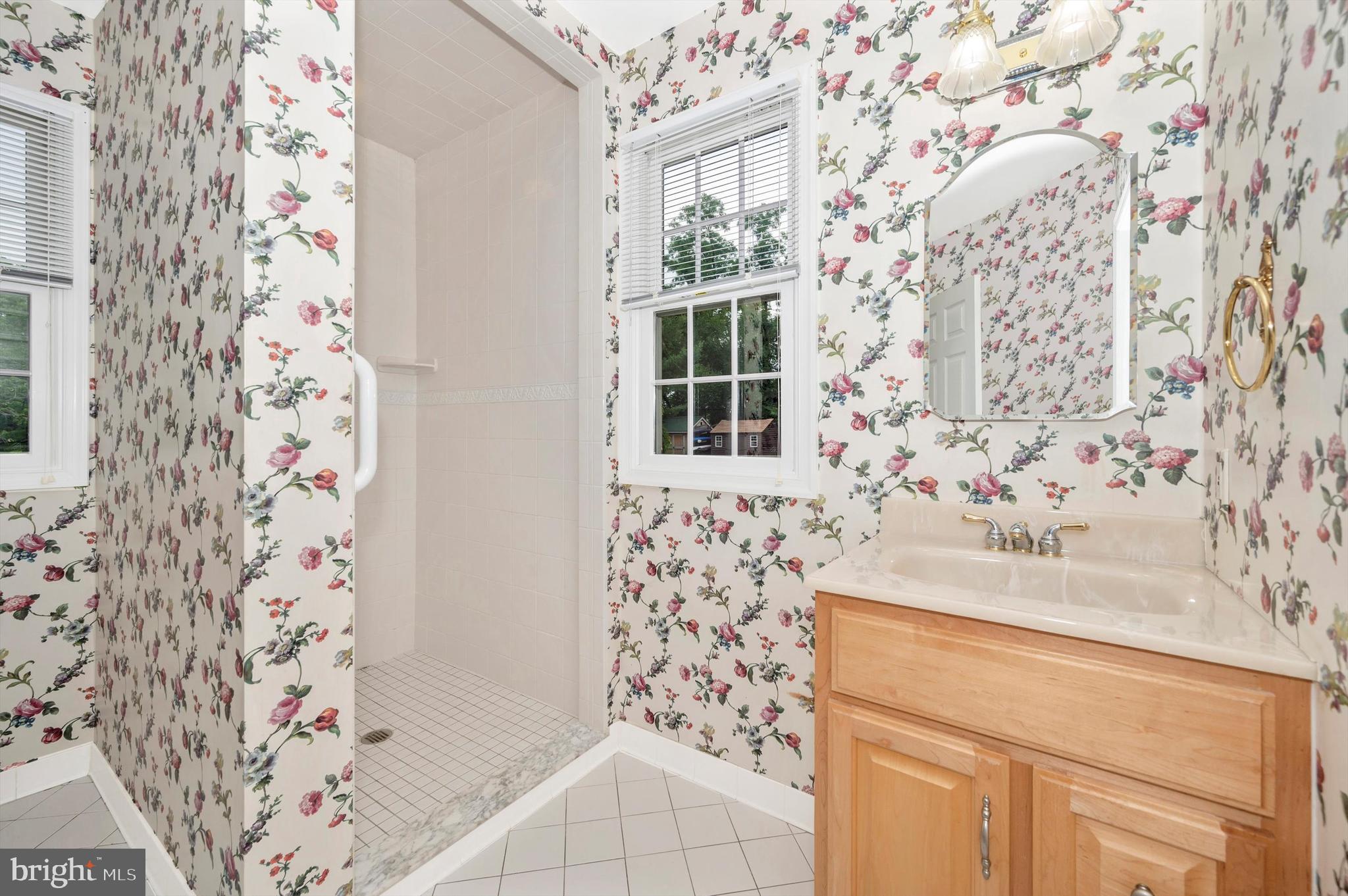 POOLESVILLE OUTSIDE - Residential