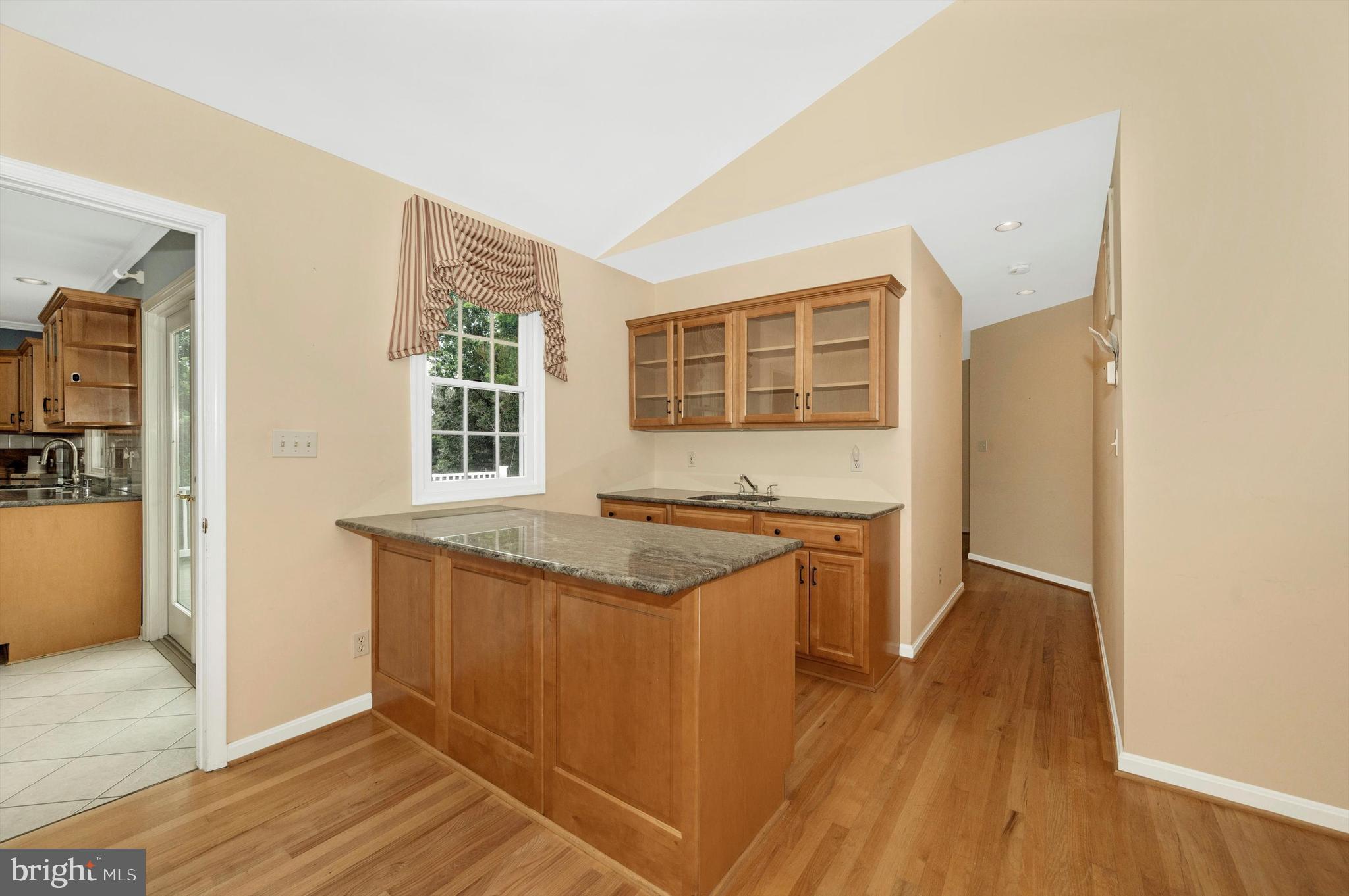 POOLESVILLE OUTSIDE - Residential