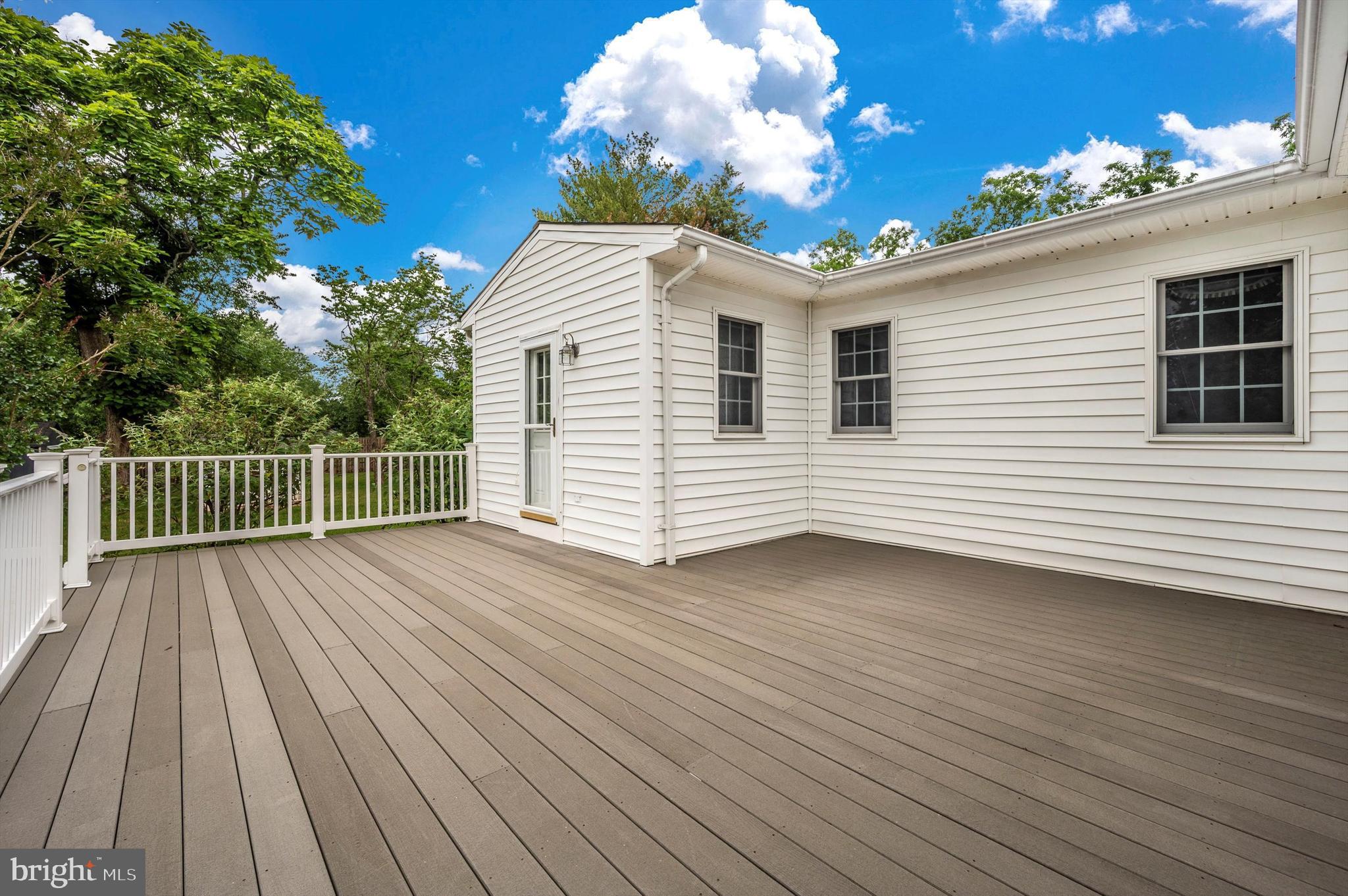 POOLESVILLE OUTSIDE - Residential